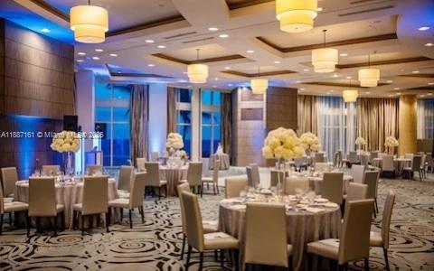 TRUMP INTERNATIONAL BEACH - Residential