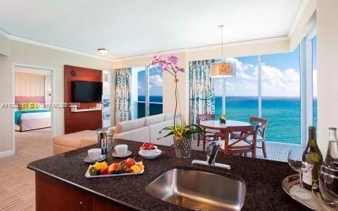 18001 E Collins Ave 2209