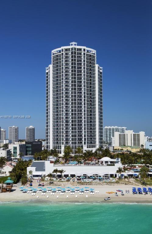 TRUMP INTERNATIONAL BEACH - Residential