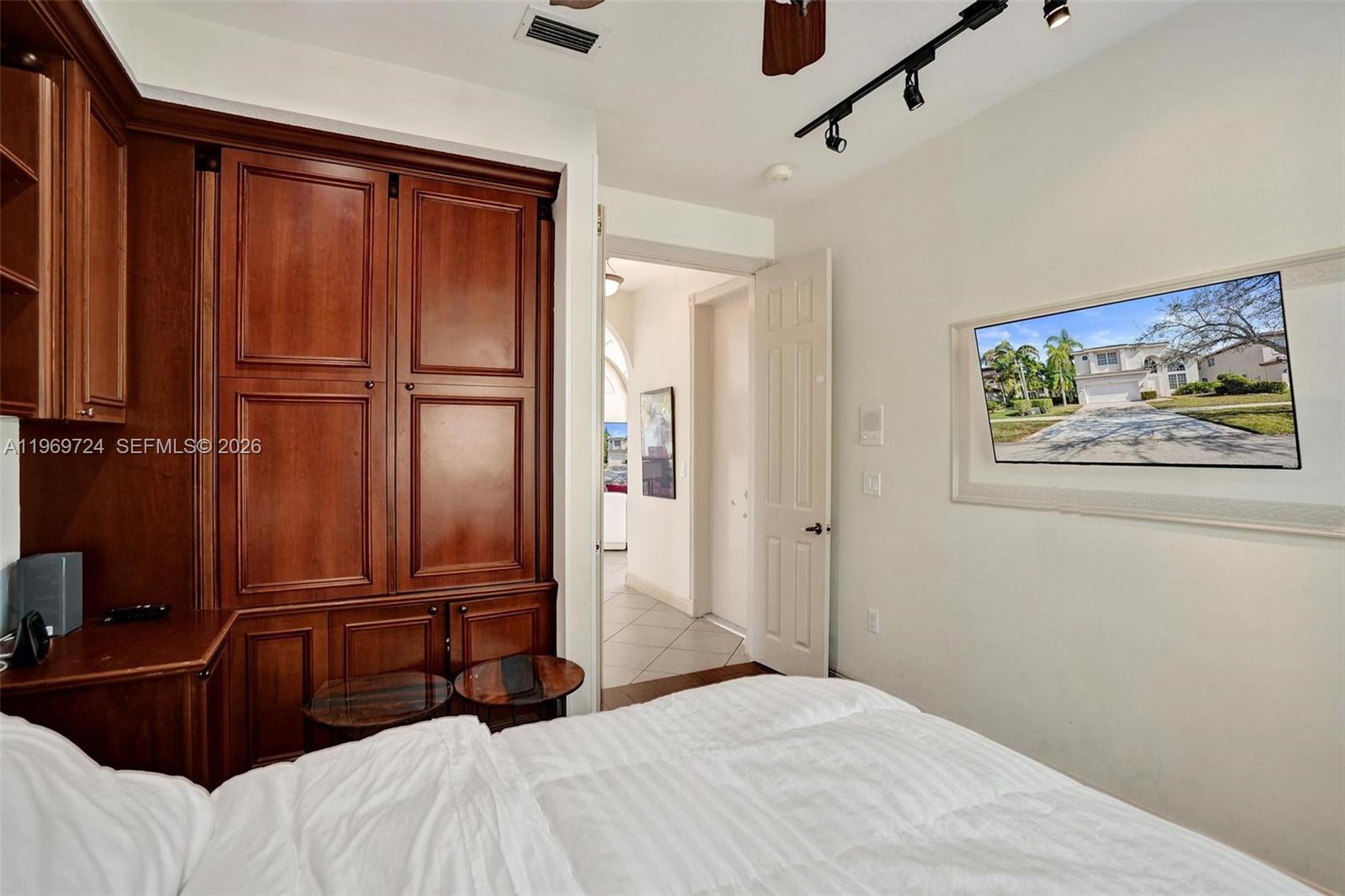 SILVER LAKES PHASE III RE - Residential Lease