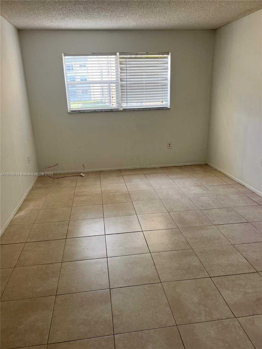 SUNRISE LAKES 53 CONDO - Residential Lease