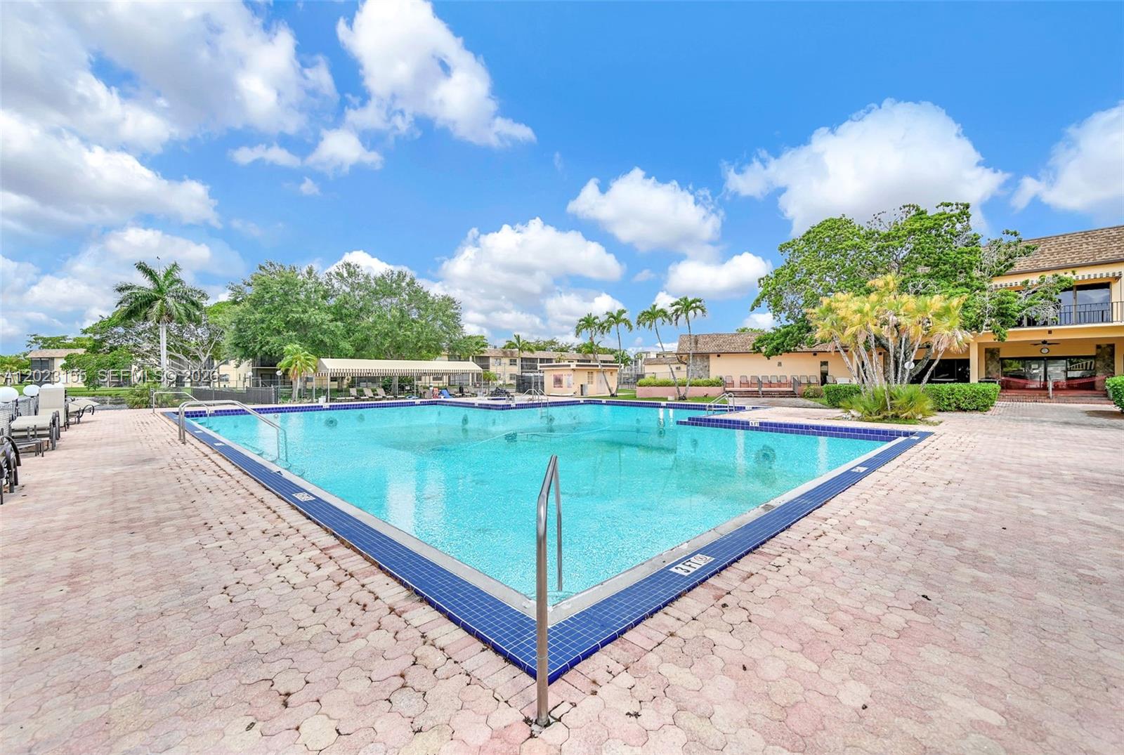 VILLAS AT CARRIAGE HILLS - Residential