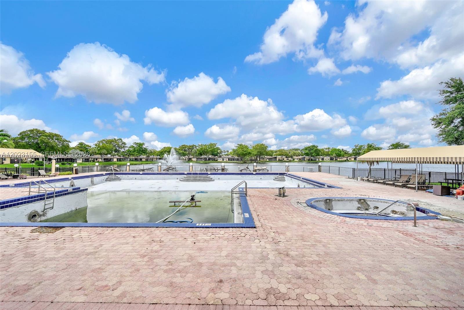 VILLAS AT CARRIAGE HILLS - Residential