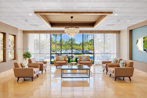 3701 N Country Club Dr 204 Aventura FL 33180