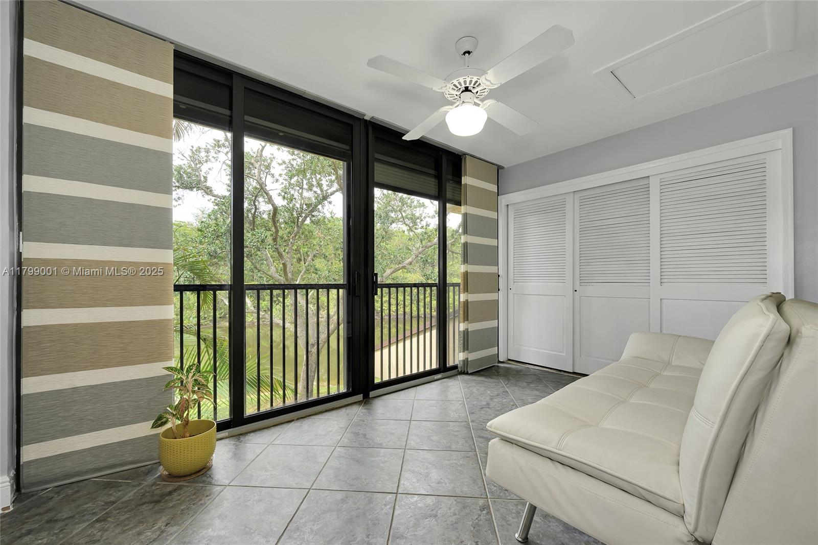 APPLEWOOD VILLAGE I-D CON - Residential