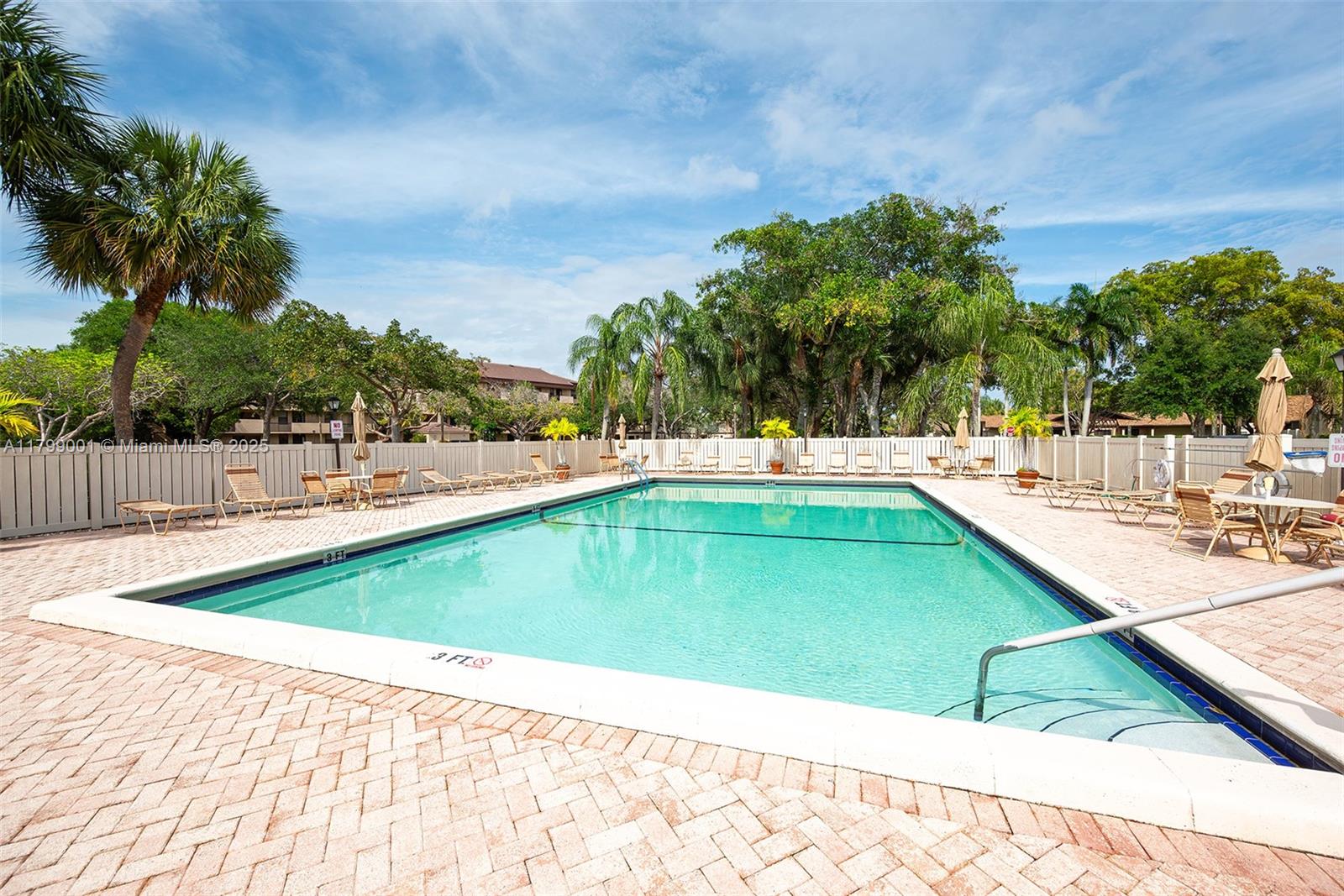 APPLEWOOD VILLAGE I-D CON - Residential