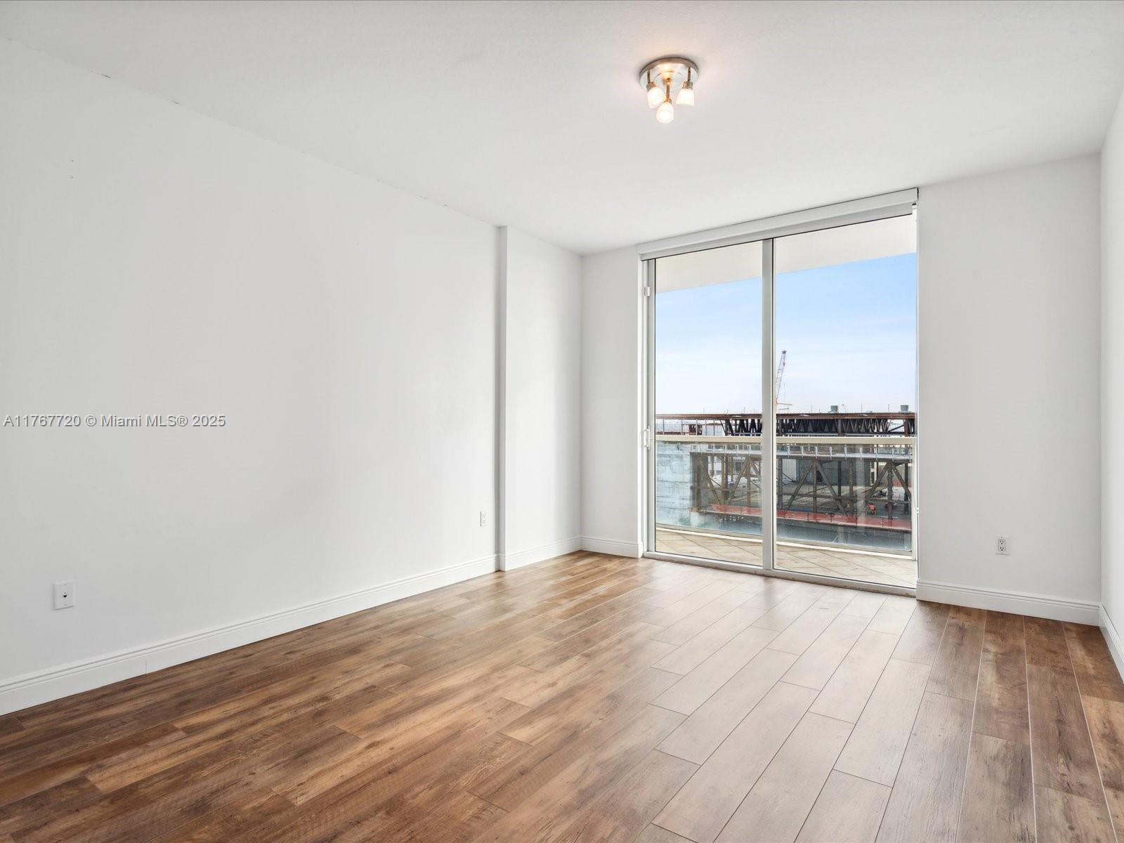 THE PORT RESIDENCES - Residential Lease