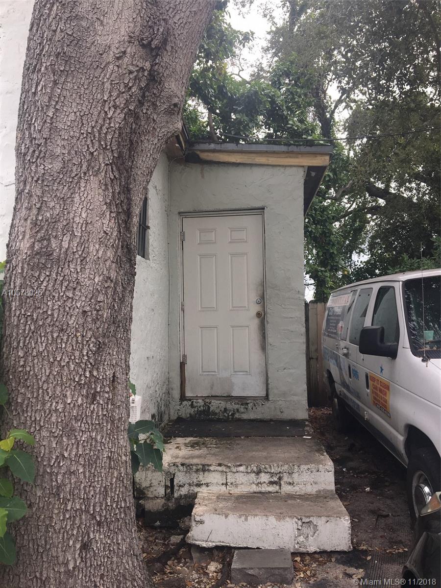 EMERALD COURT - Residential