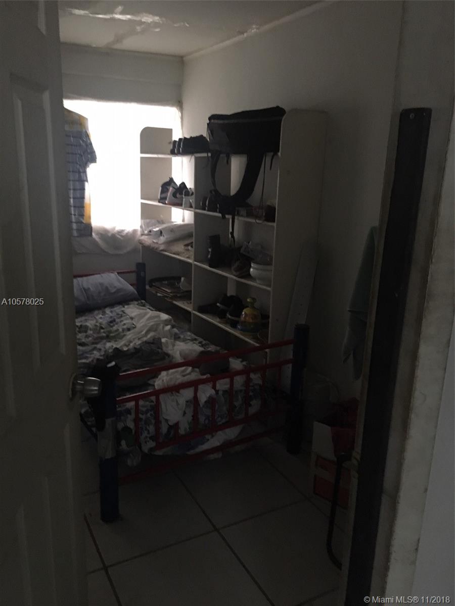 EMERALD COURT - Residential