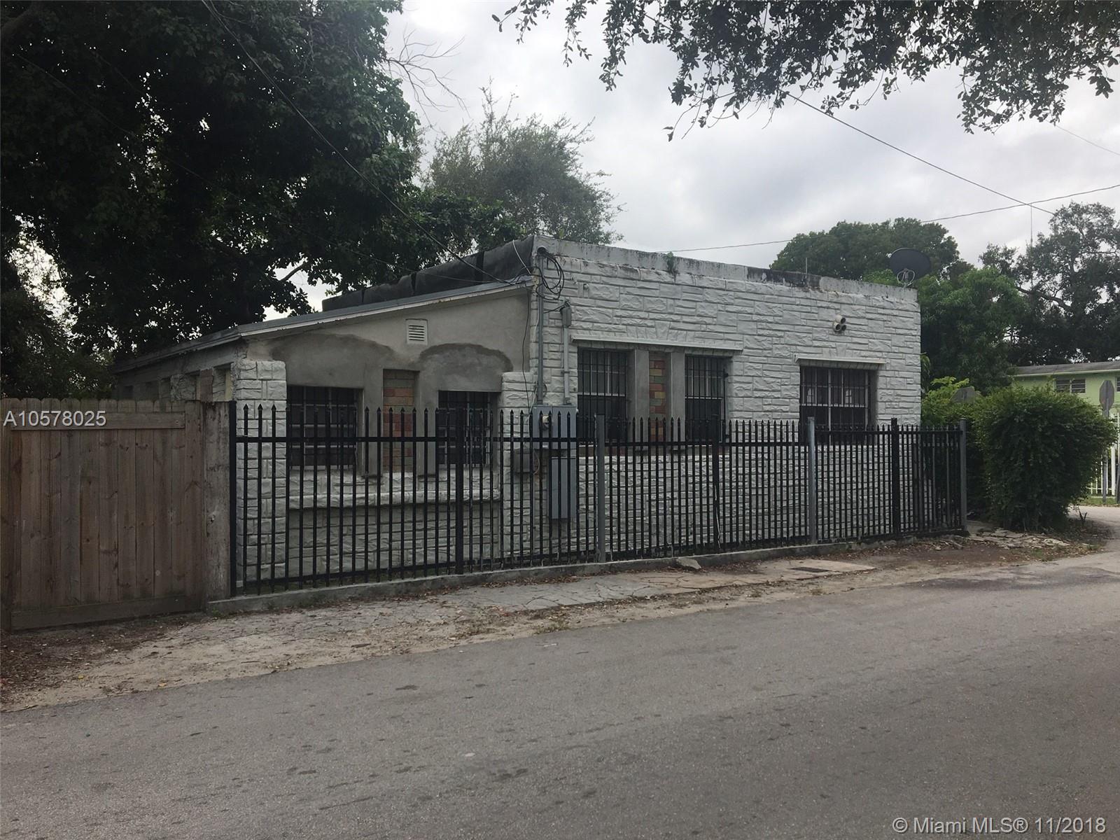 EMERALD COURT - Residential