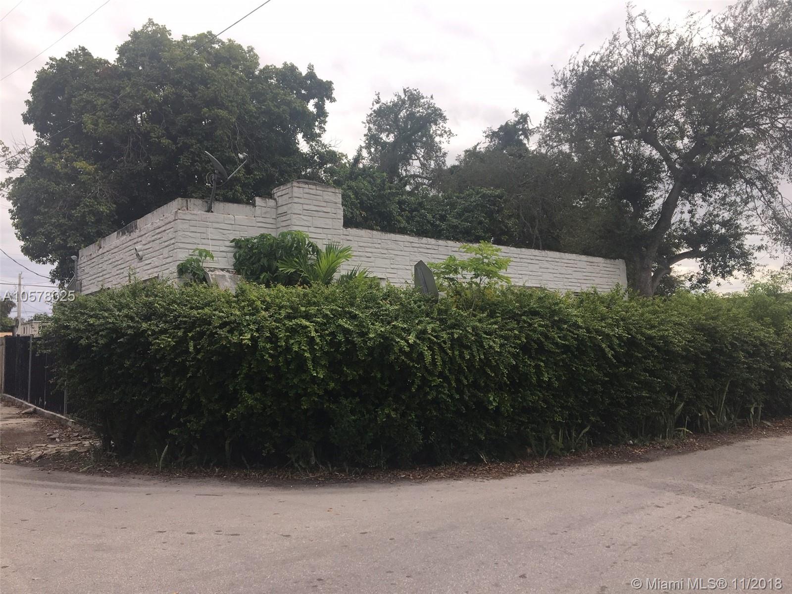 EMERALD COURT - Residential