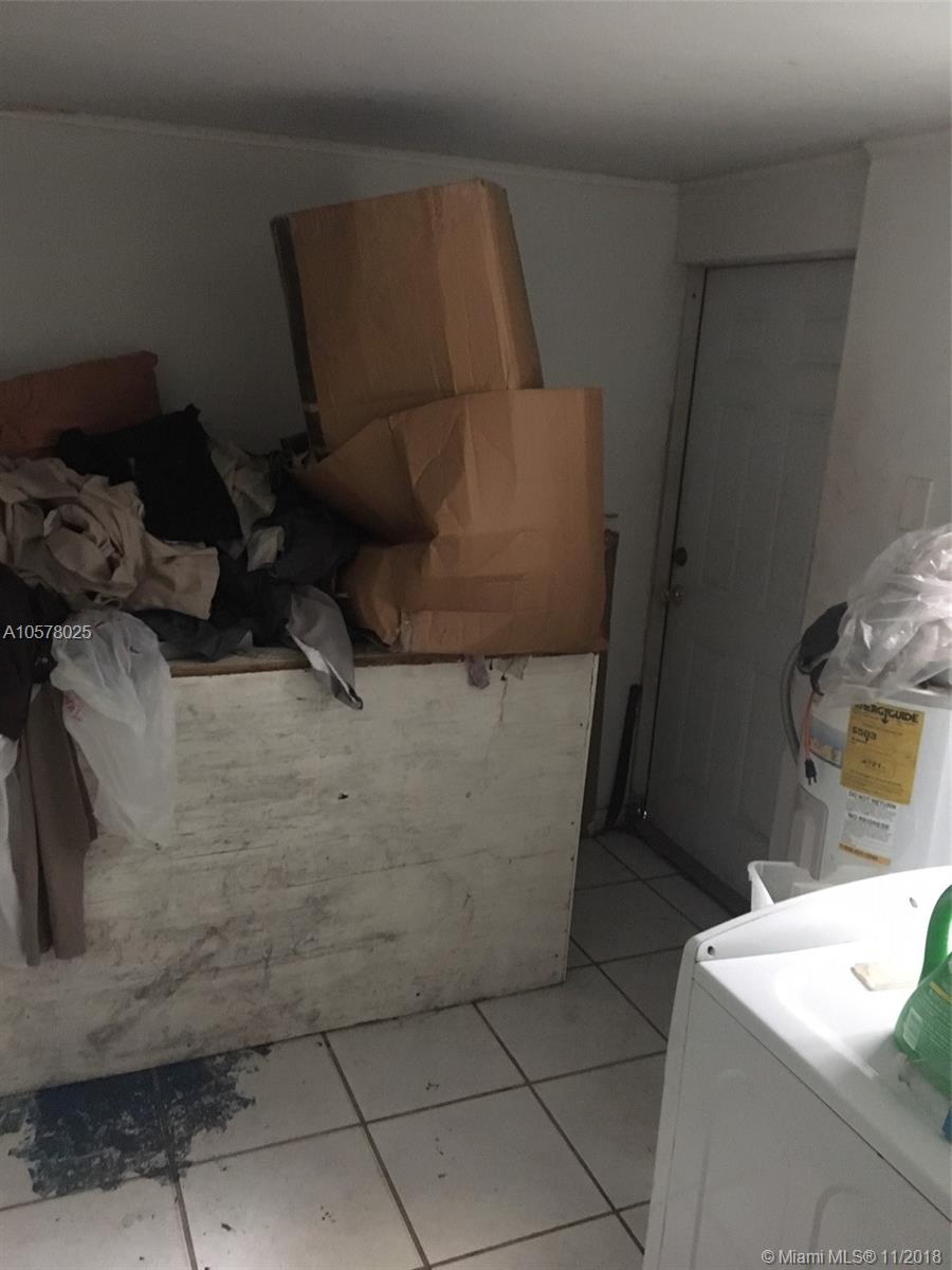 EMERALD COURT - Residential