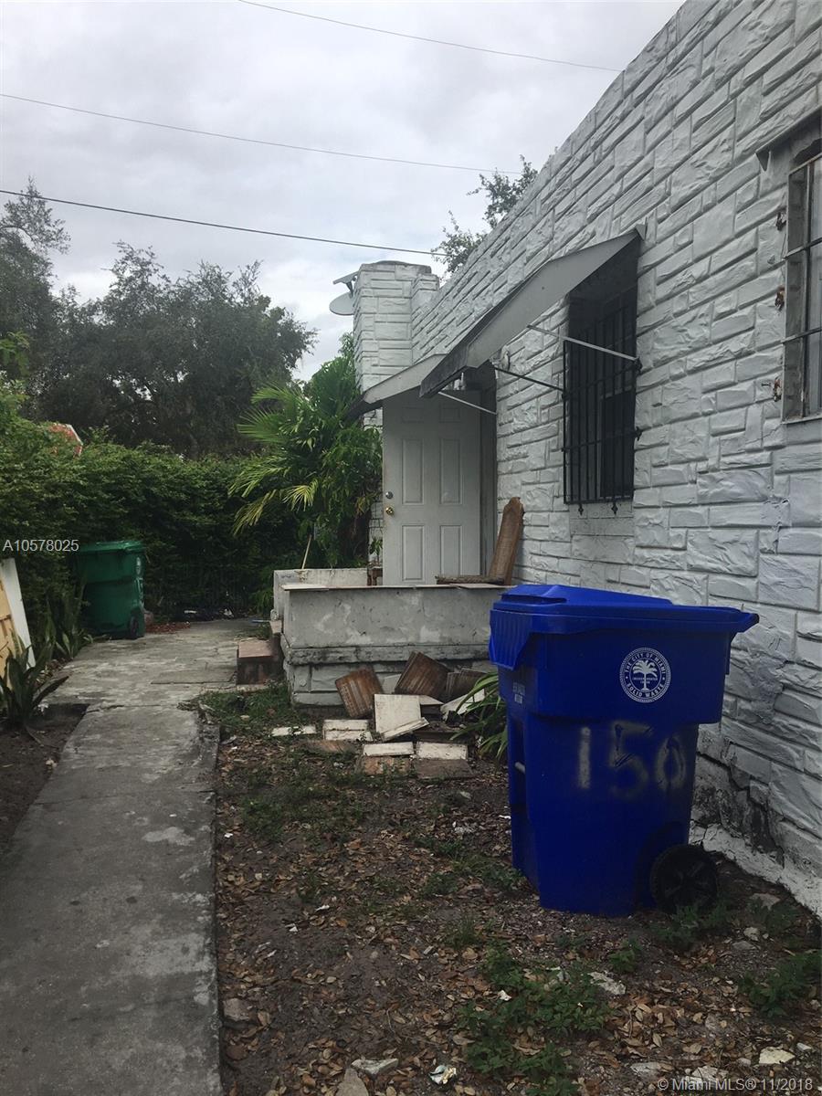 EMERALD COURT - Residential