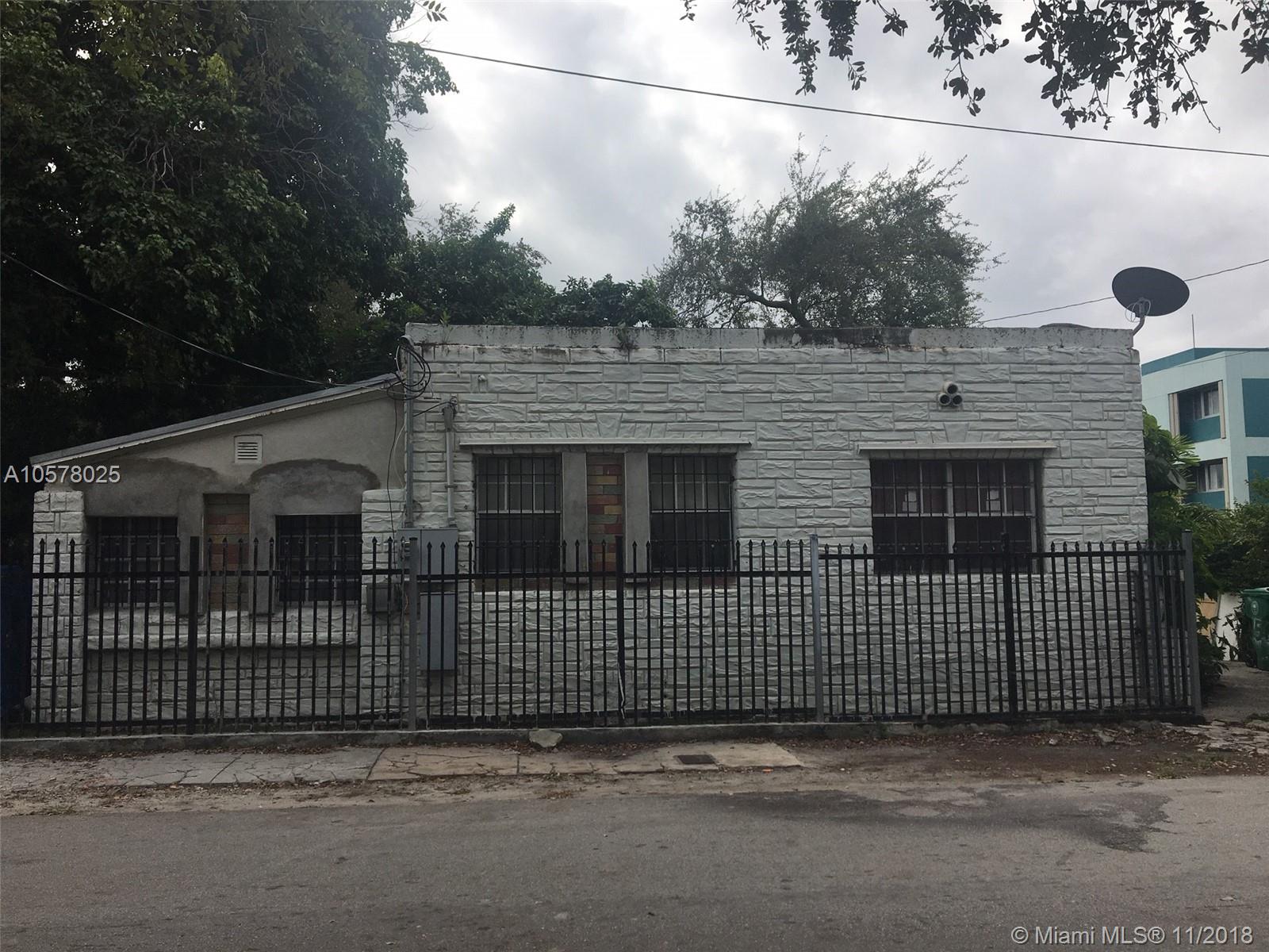 EMERALD COURT - Residential