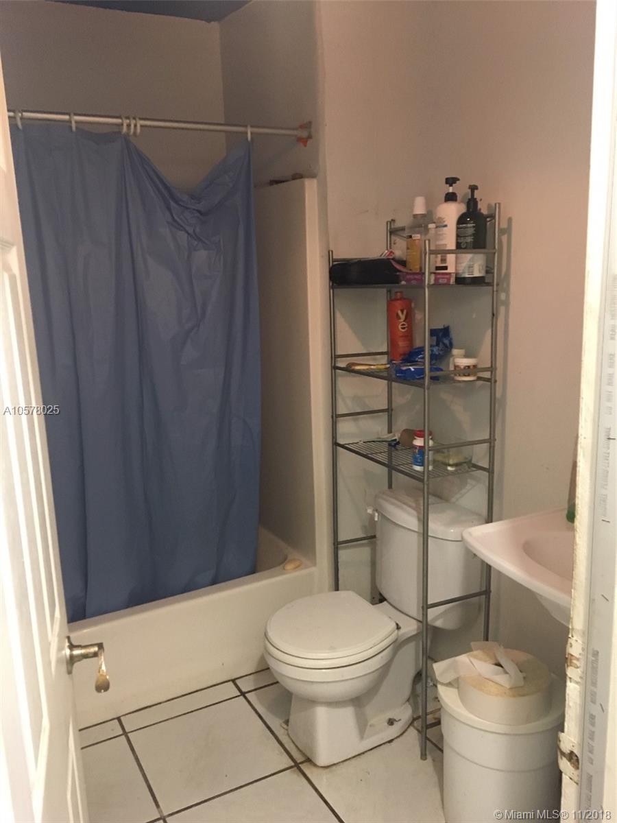 EMERALD COURT - Residential