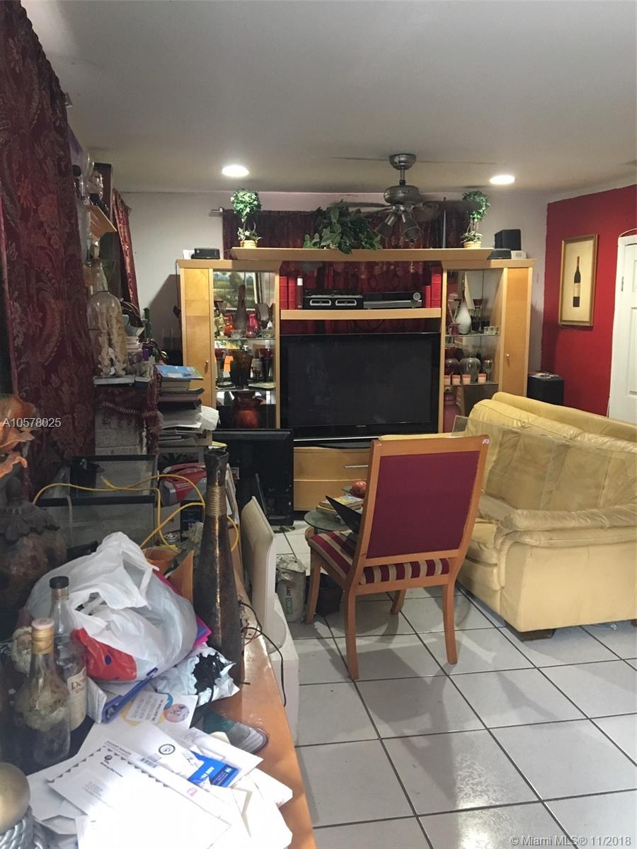 EMERALD COURT - Residential