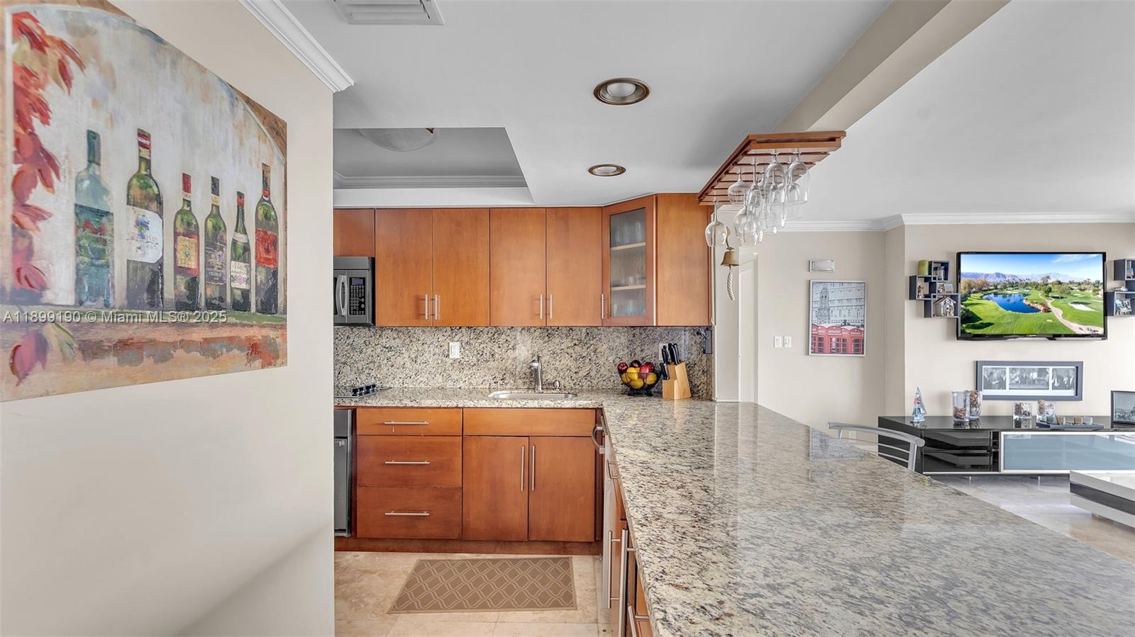 7601 E Treasure Dr 1518