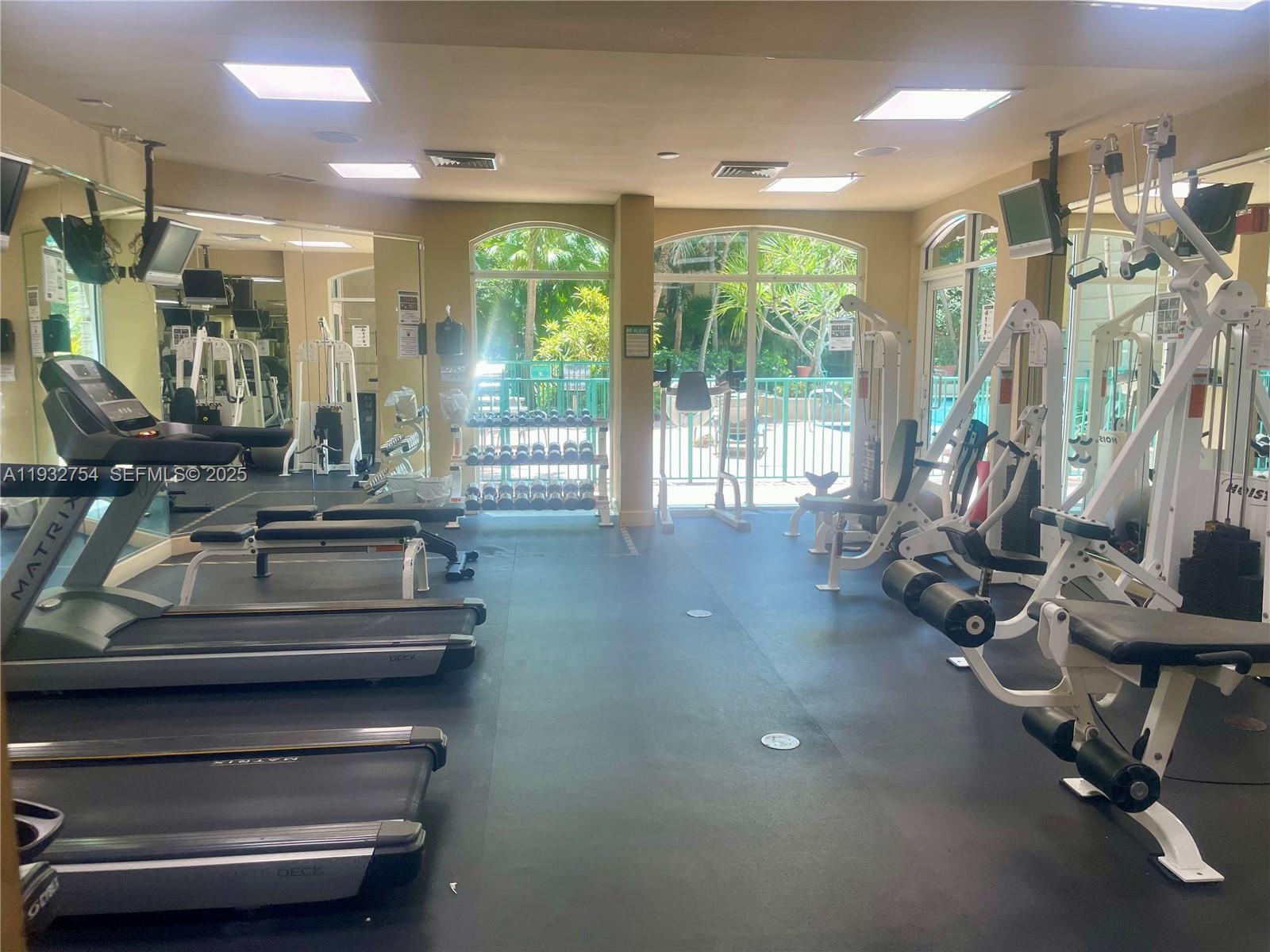 VALENCIA CONDO - Residential