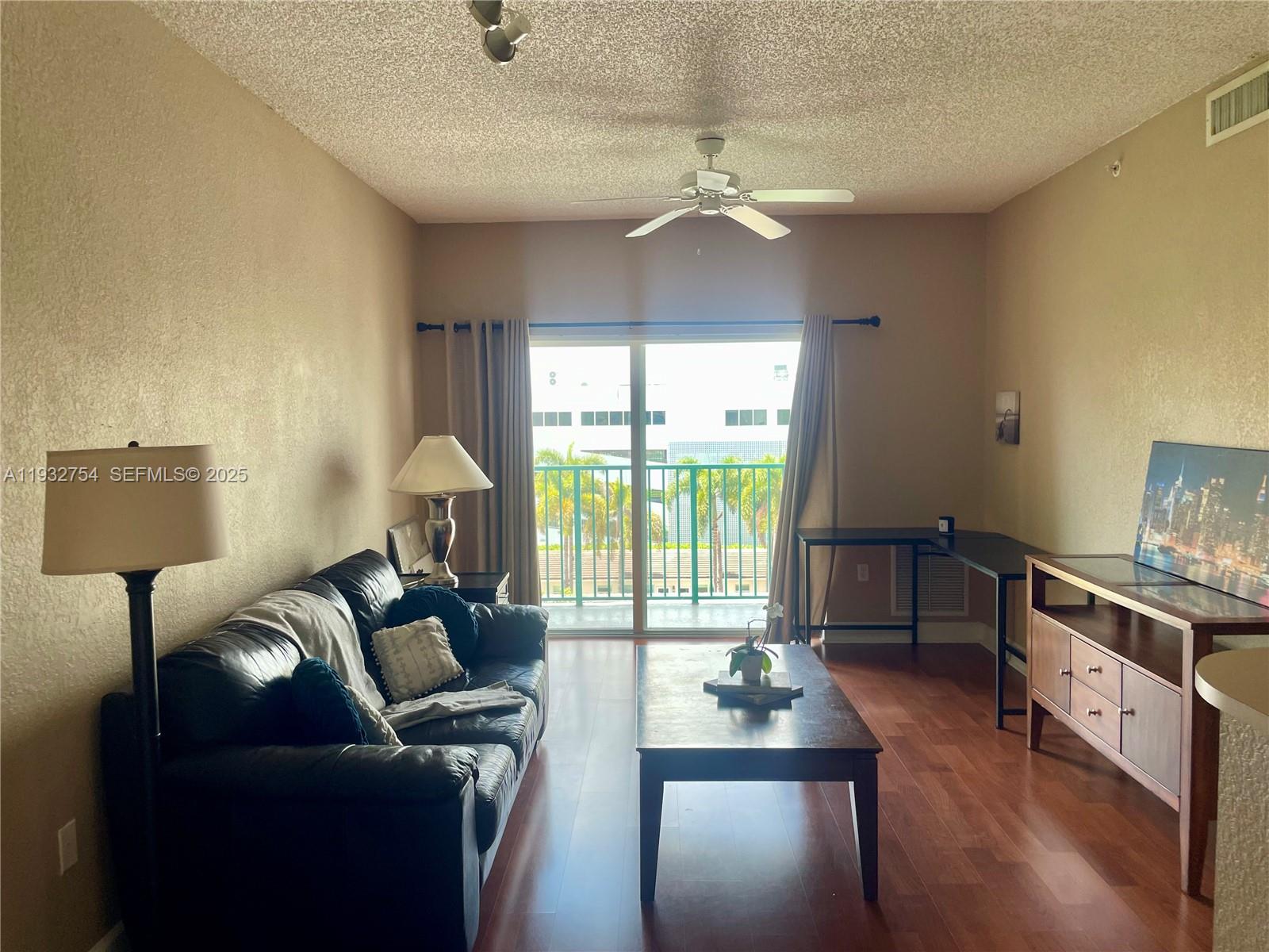 VALENCIA CONDO - Residential