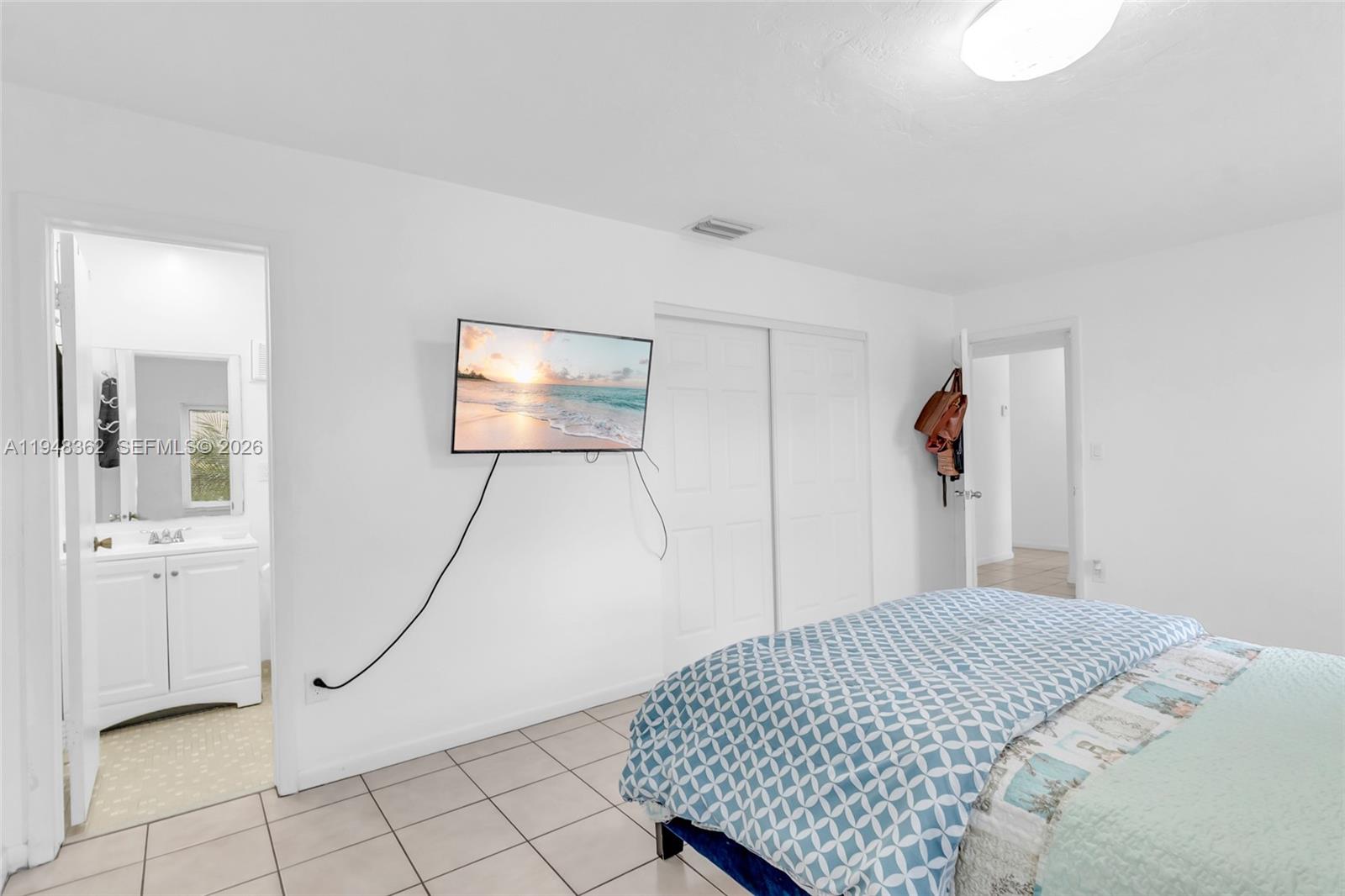 DEVON-AIRE VILLAS SEC 9 - Residential