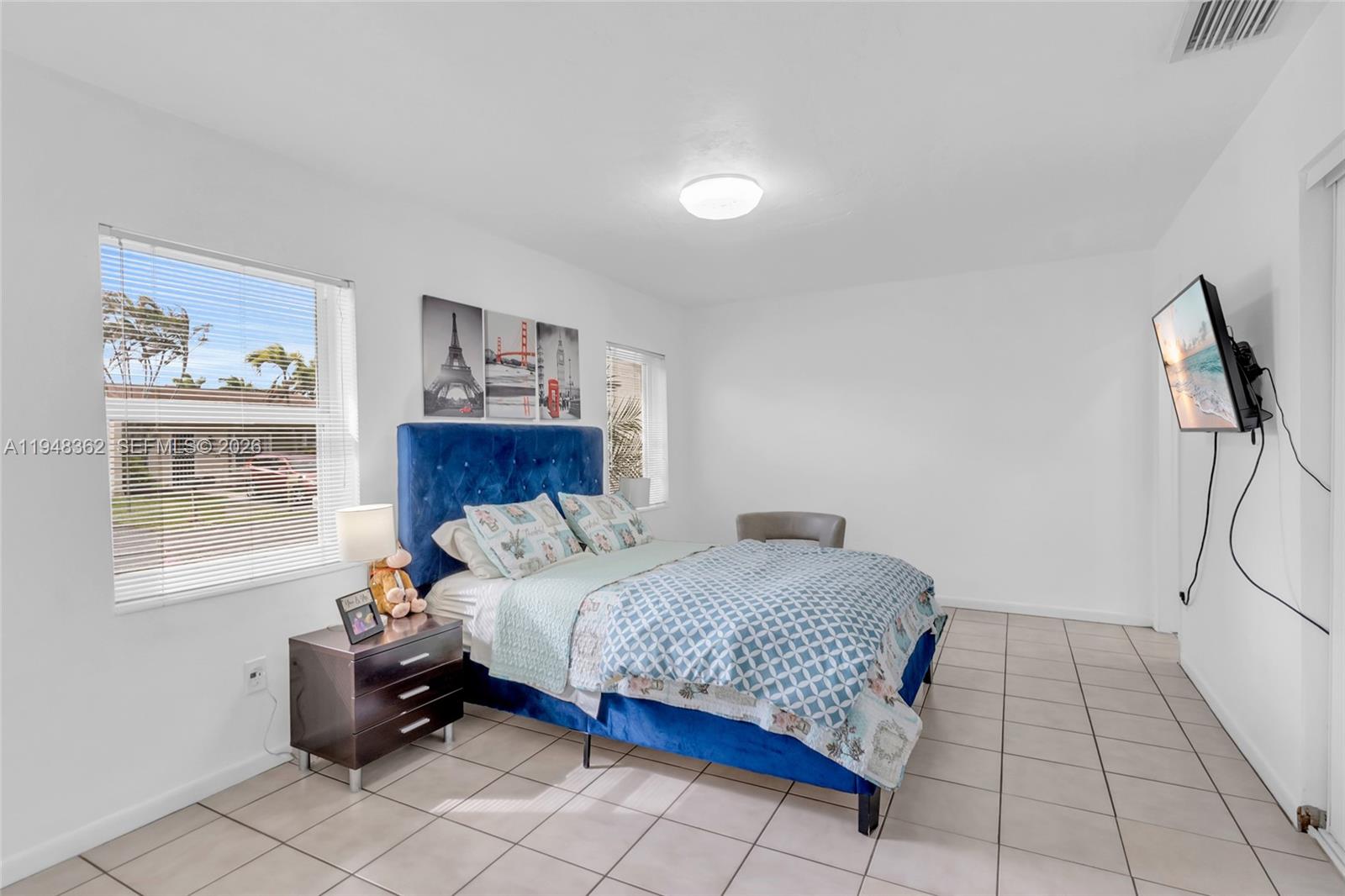 DEVON-AIRE VILLAS SEC 9 - Residential