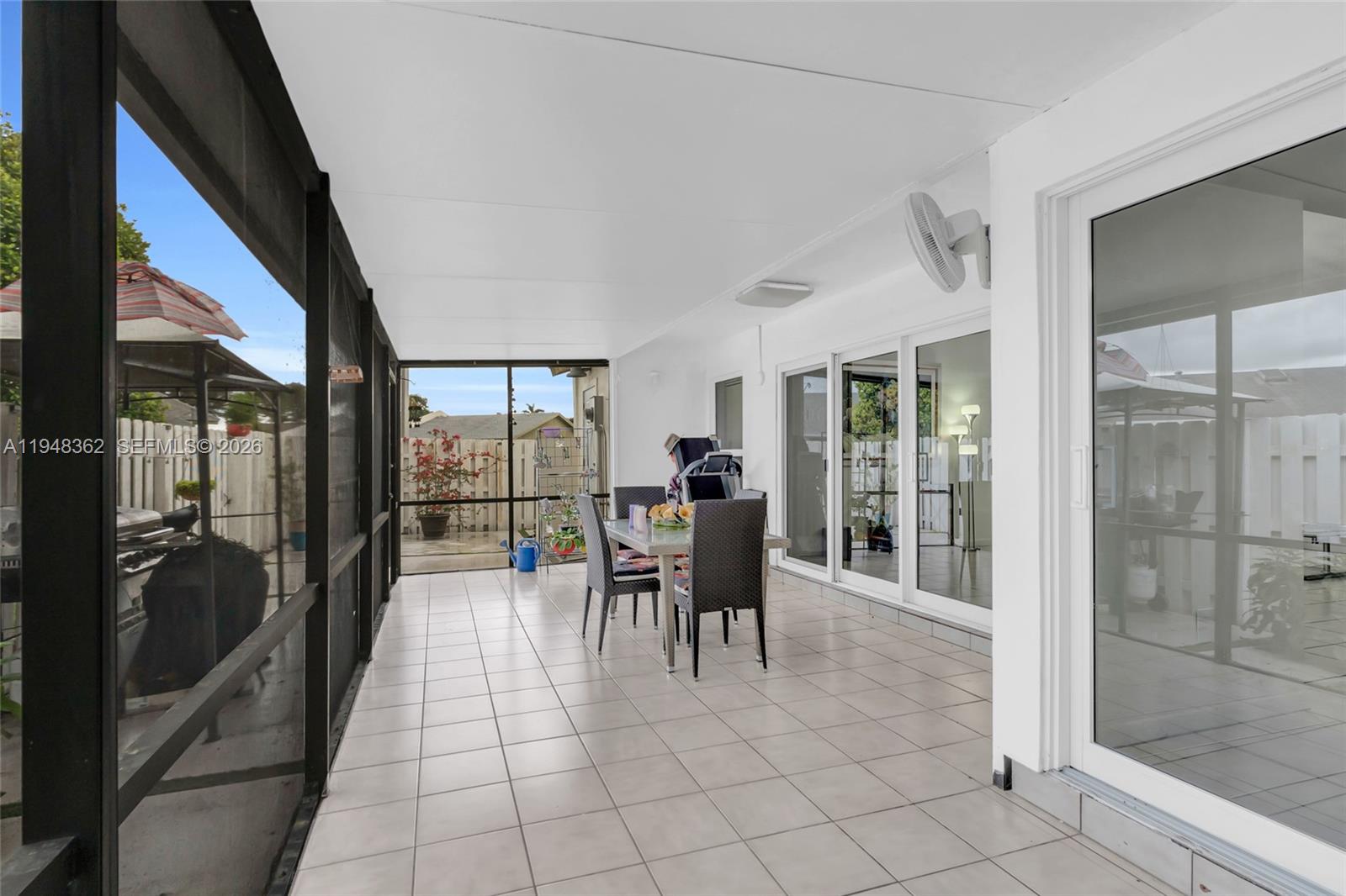 DEVON-AIRE VILLAS SEC 9 - Residential