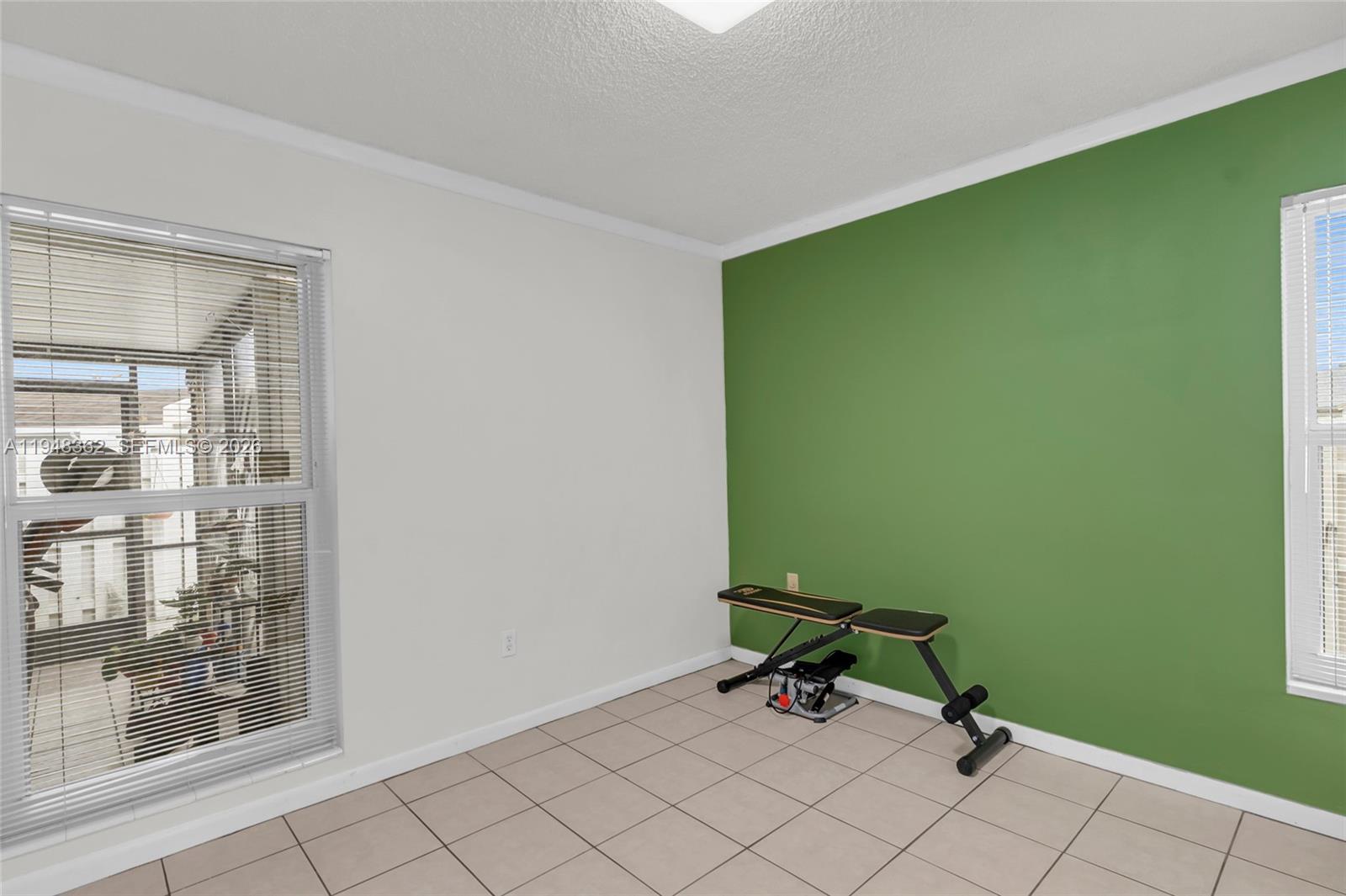 DEVON-AIRE VILLAS SEC 9 - Residential