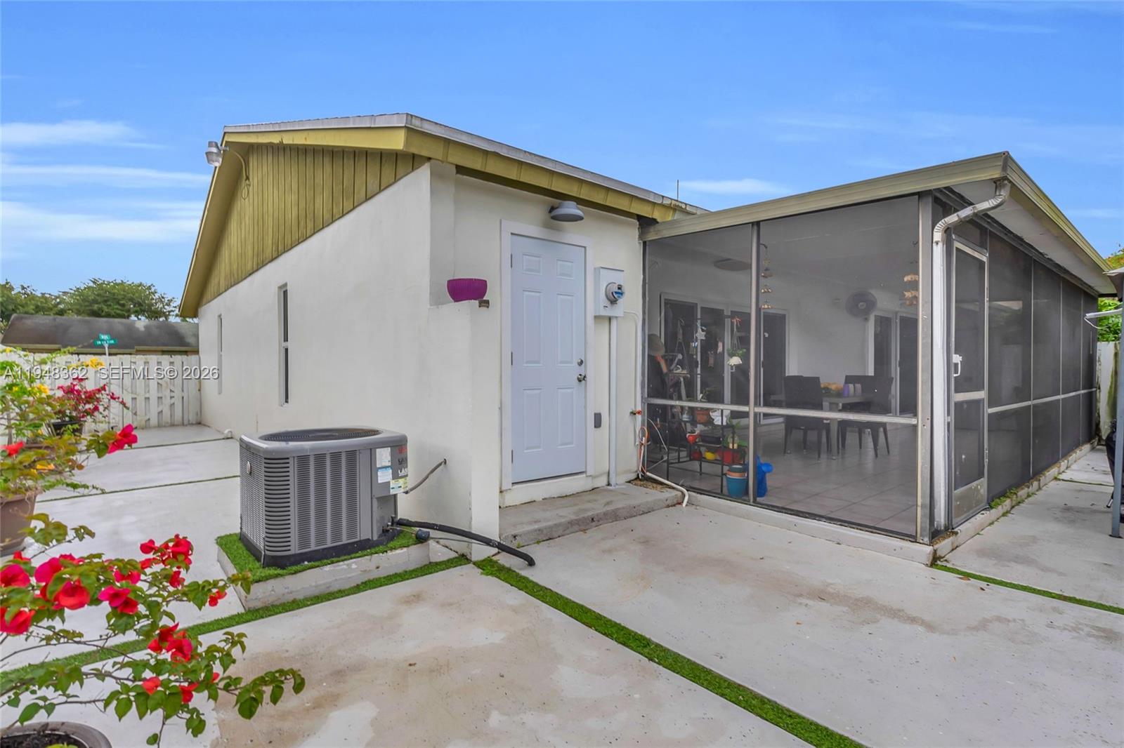 DEVON-AIRE VILLAS SEC 9 - Residential