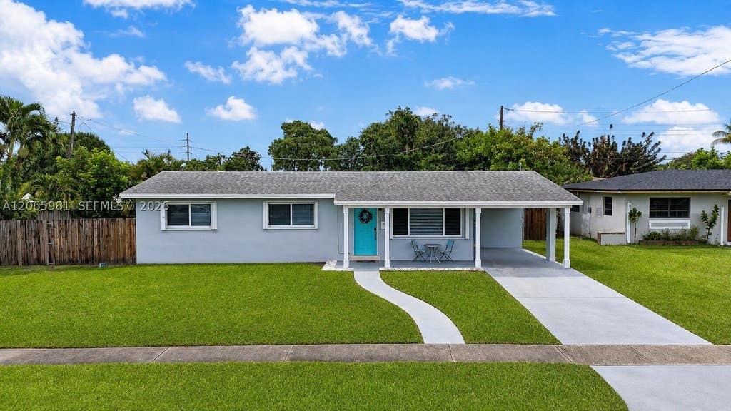 Photo of 6414 SW 7th St, Pembroke Pines, FL 33023 (MLS # A12065981)