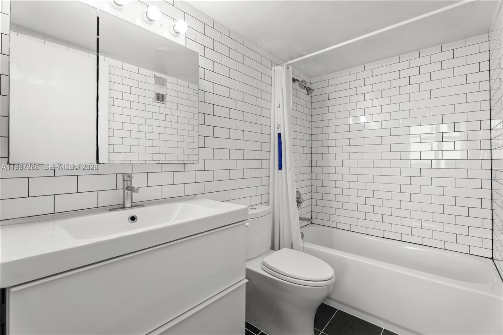 ISOLA CONDO - Residential Lease