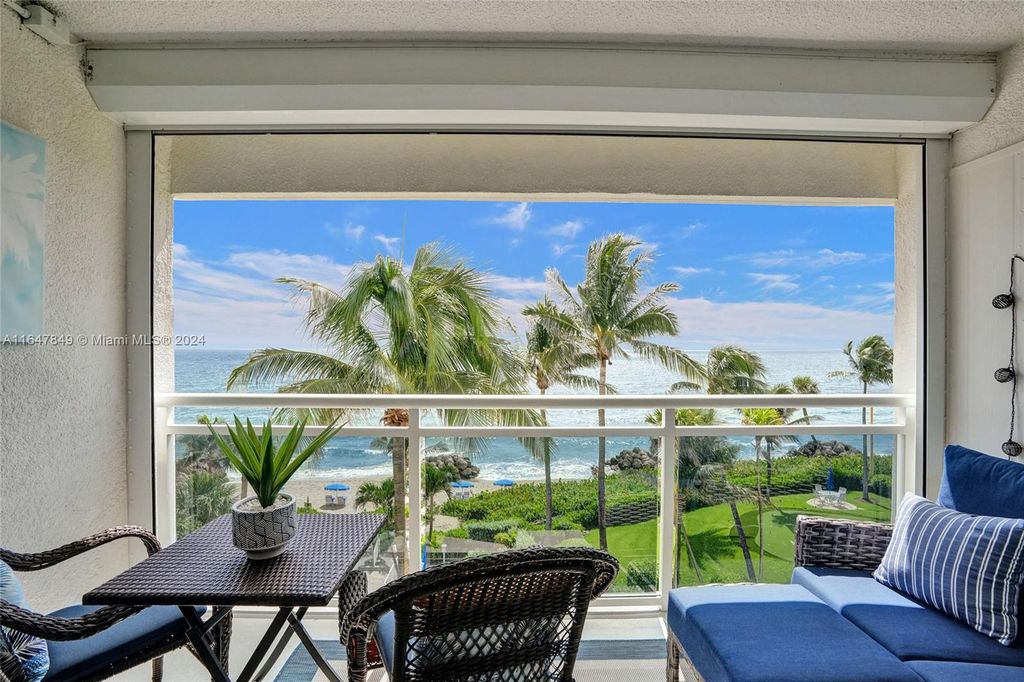 Photo of 500 SE 21st Ave #504, Deerfield Beach, FL 33441 (MLS # A11647849)