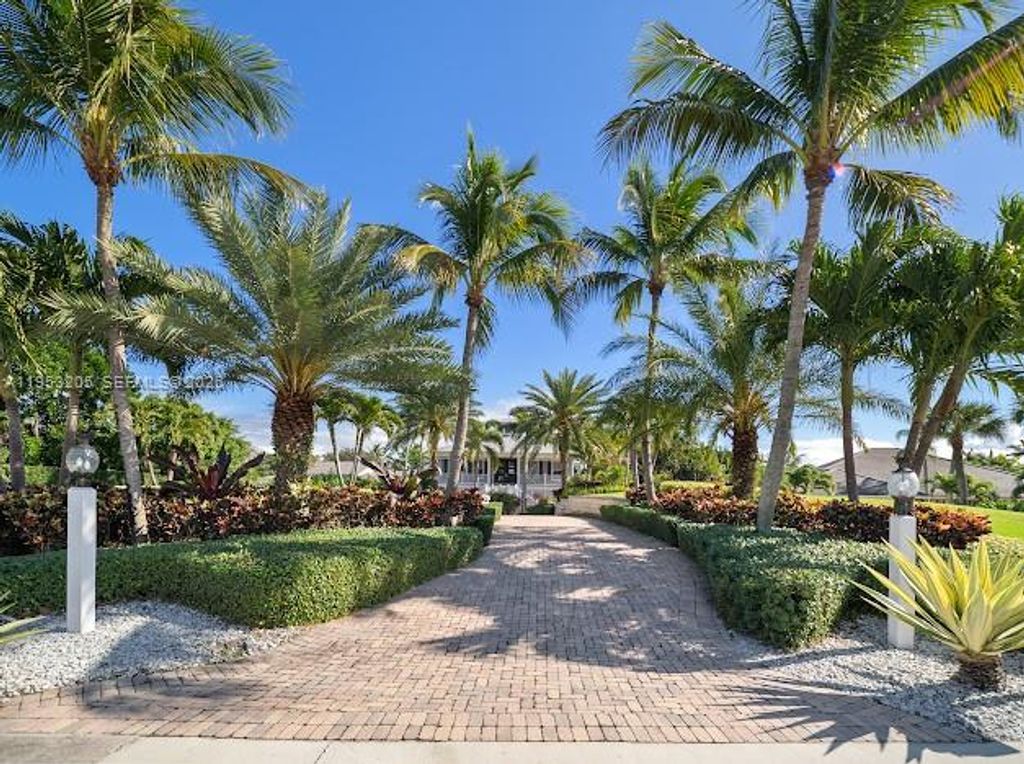 Photo of 17433 S.E. Indian Hills Drive #17433, Tequesta, FL 33469 (MLS # A11953205)