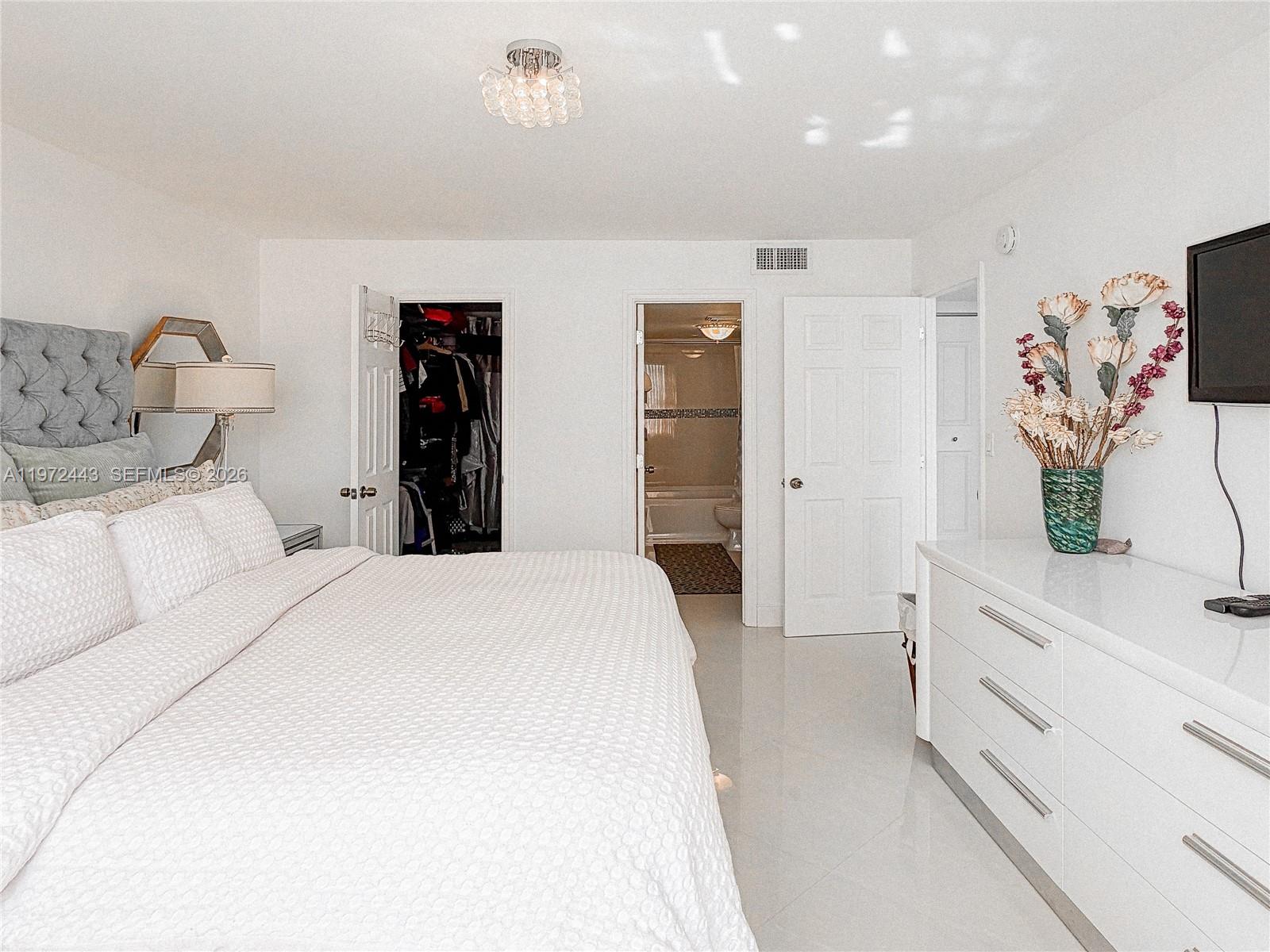 COMMODORE PLAZA CONDO - Residential Lease