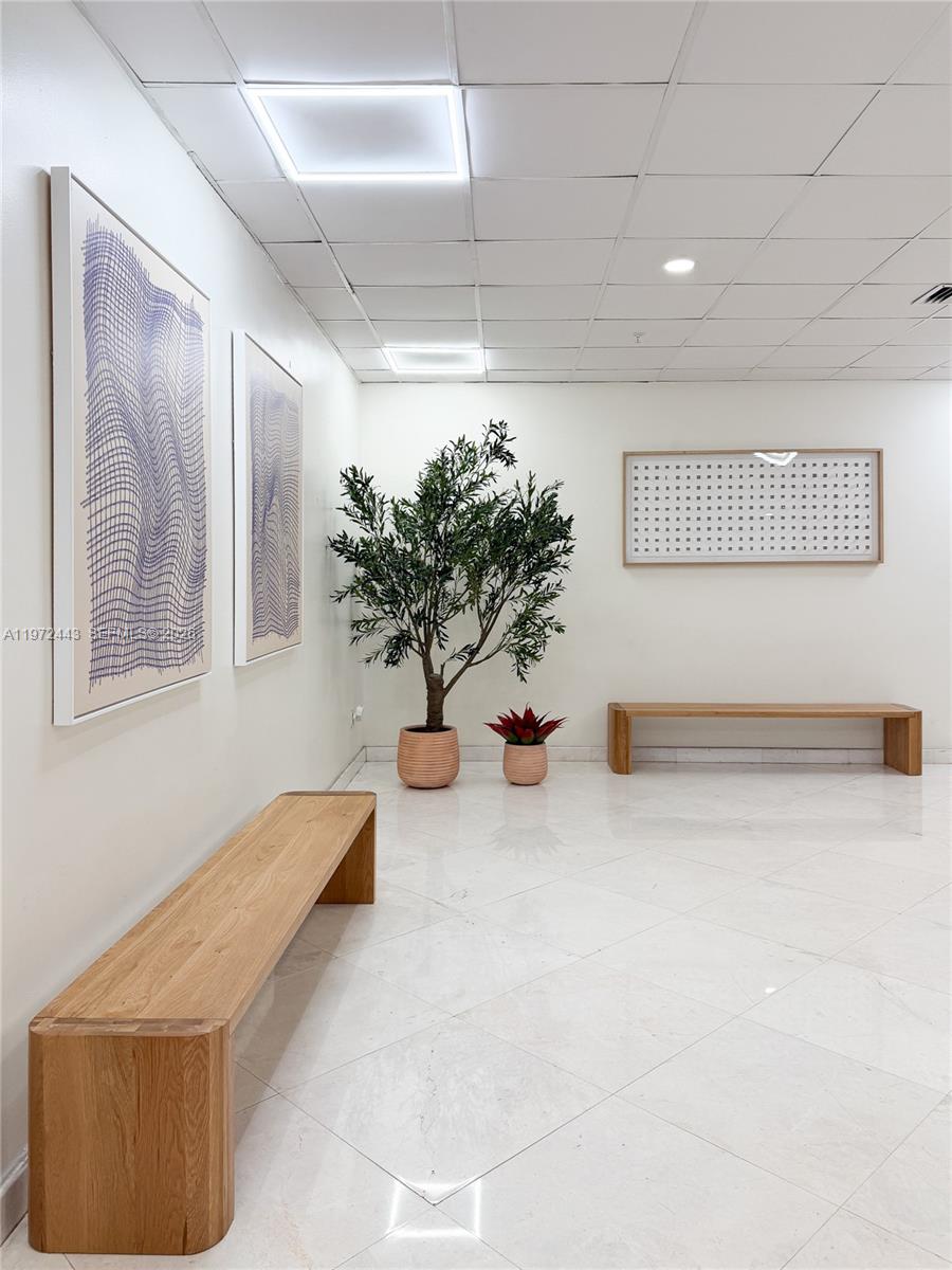 COMMODORE PLAZA CONDO - Residential Lease