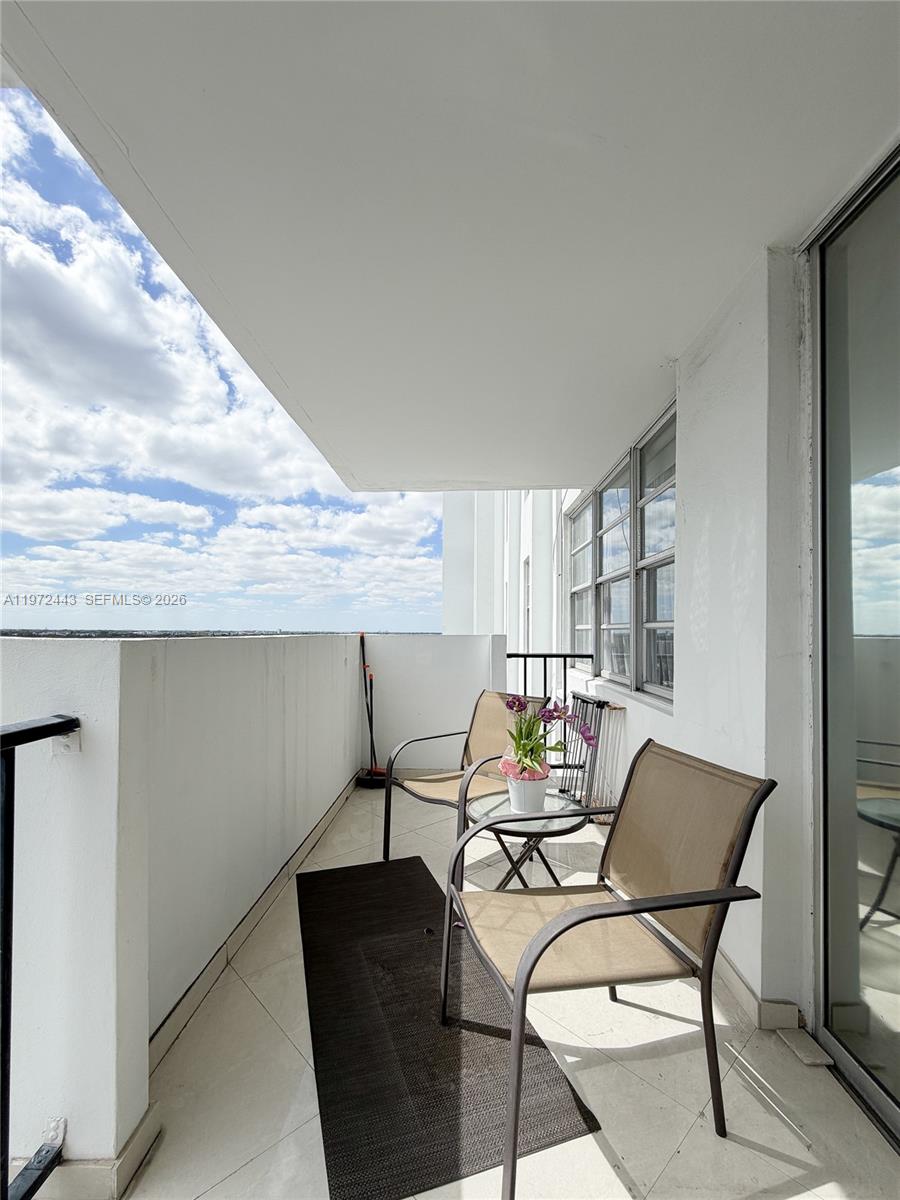 COMMODORE PLAZA CONDO - Residential Lease