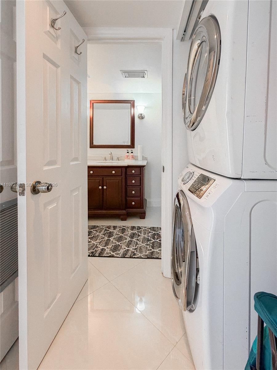 COMMODORE PLAZA CONDO - Residential Lease