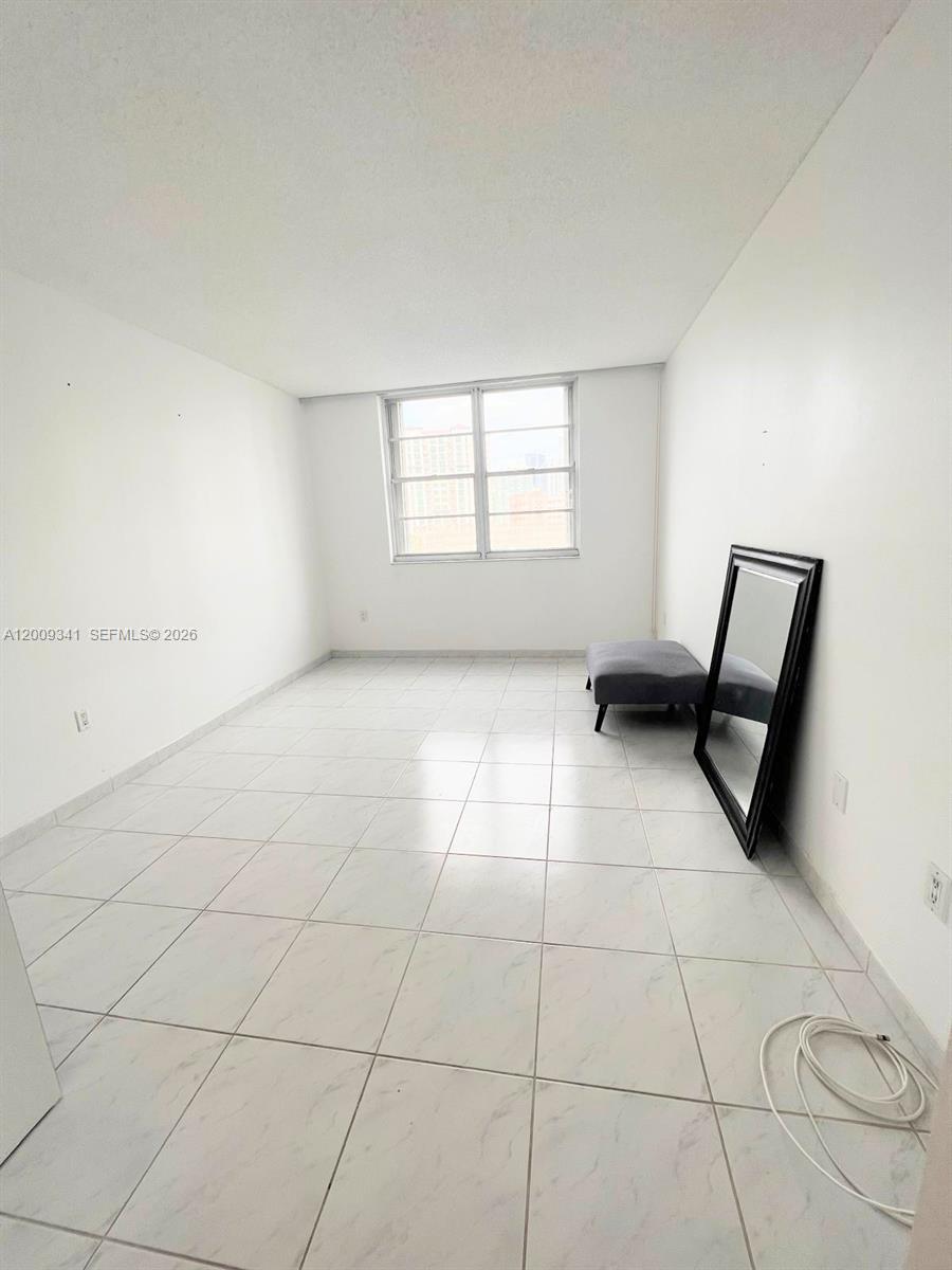 ARLEN HOUSE CONDO - Residential