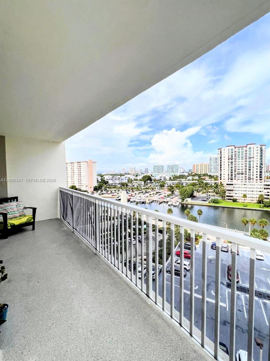 ARLEN HOUSE CONDO - Residential