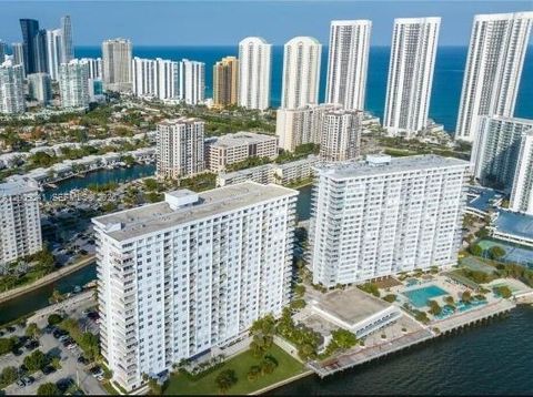 300 Bayview Dr 915 Sunny Isles Beach FL 33160