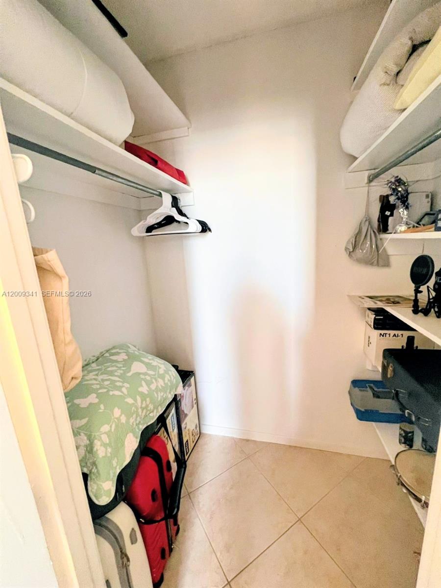 ARLEN HOUSE CONDO - Residential