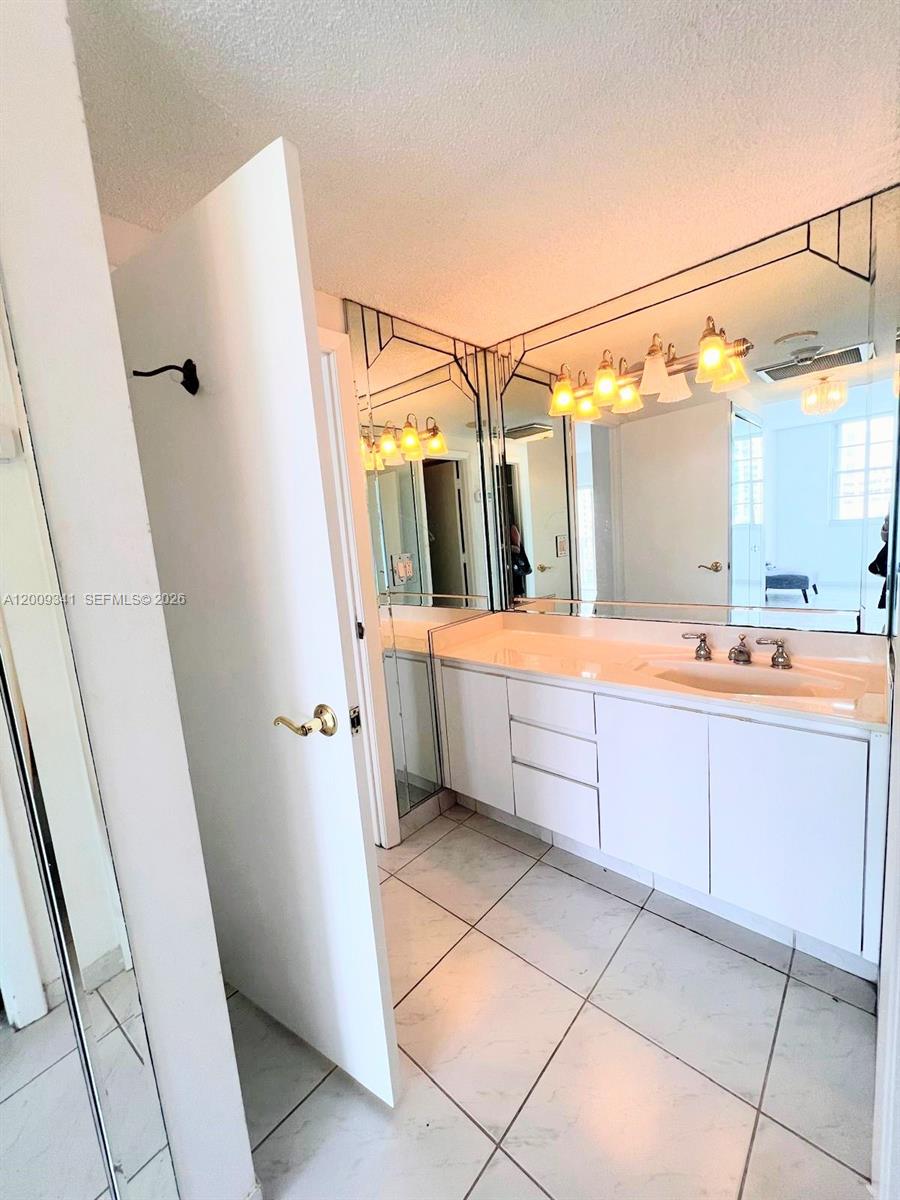 ARLEN HOUSE CONDO - Residential