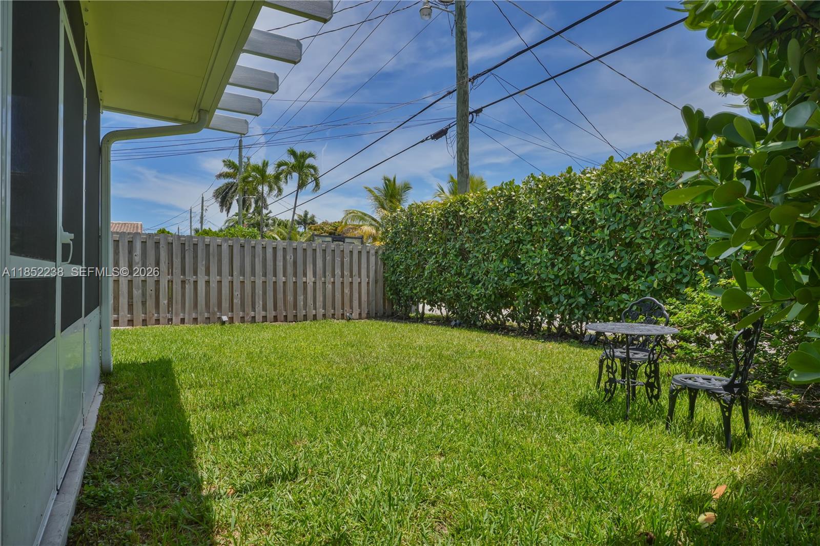 HOLLYWOOD LAKES SECTION - Residential