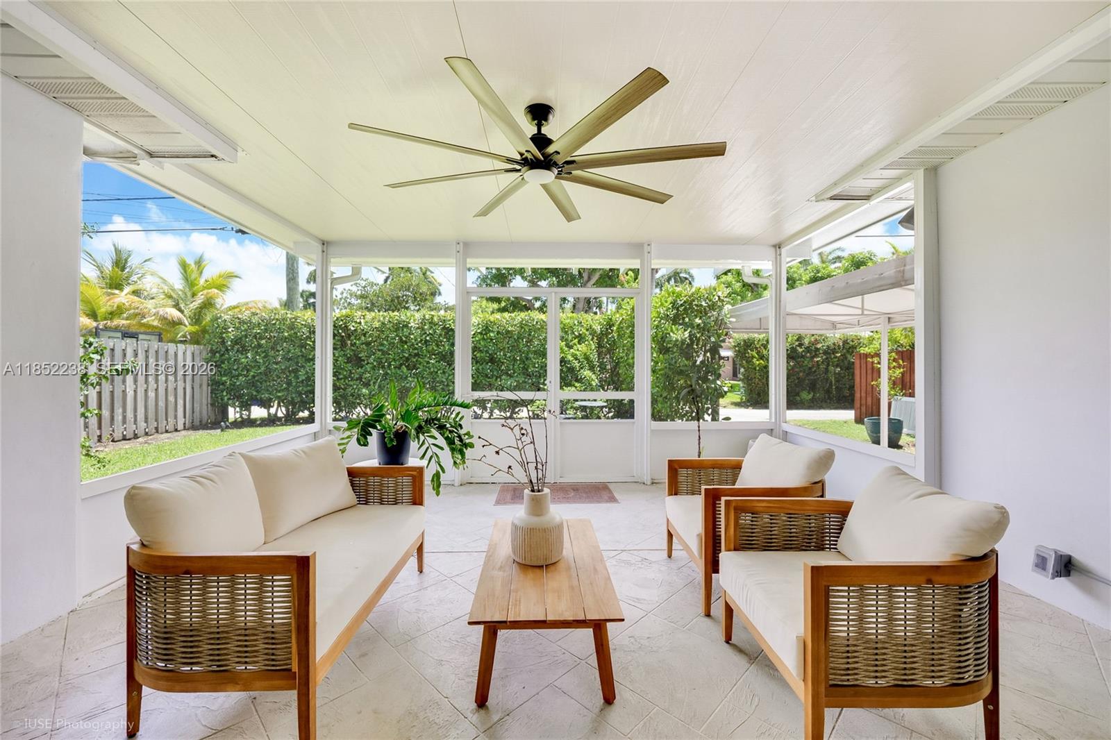 HOLLYWOOD LAKES SECTION - Residential