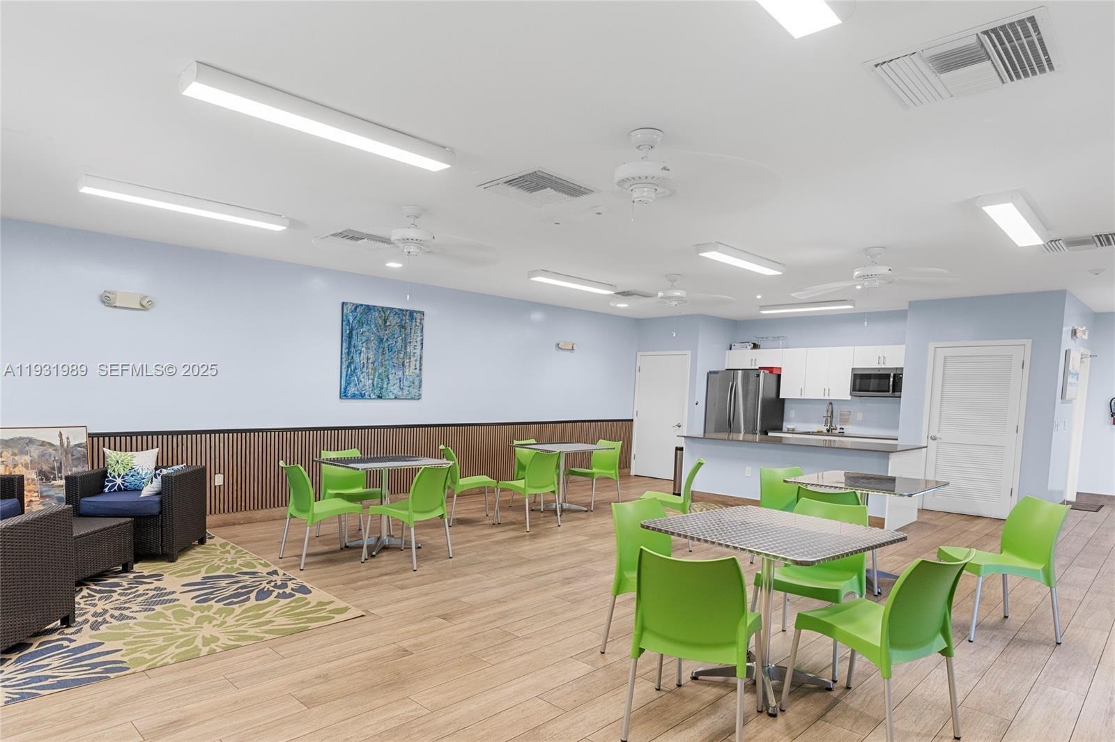 NO 9 PALM-AIRE COUNTRY CL - Residential