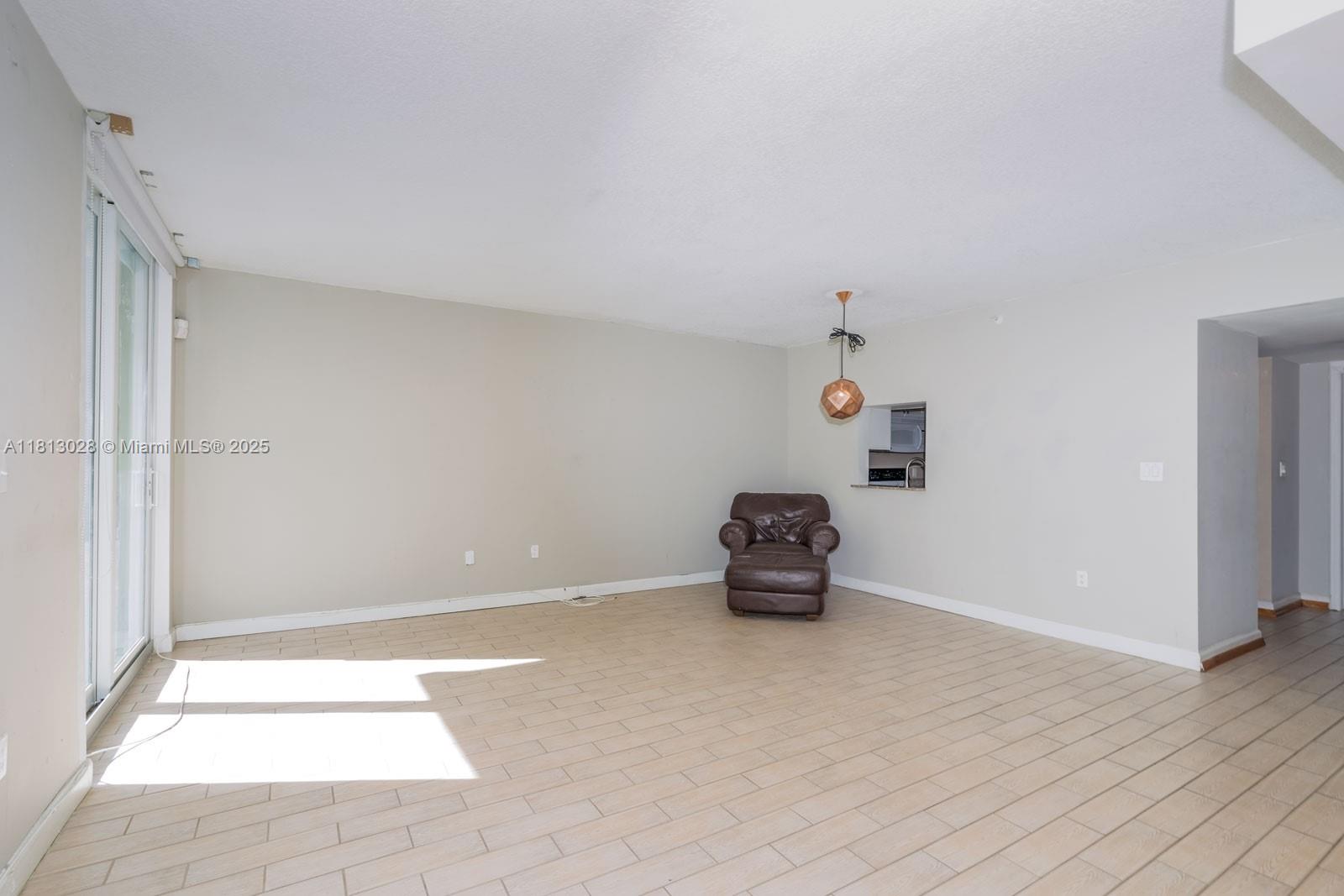 ROND POINT CONDO - Residential Lease