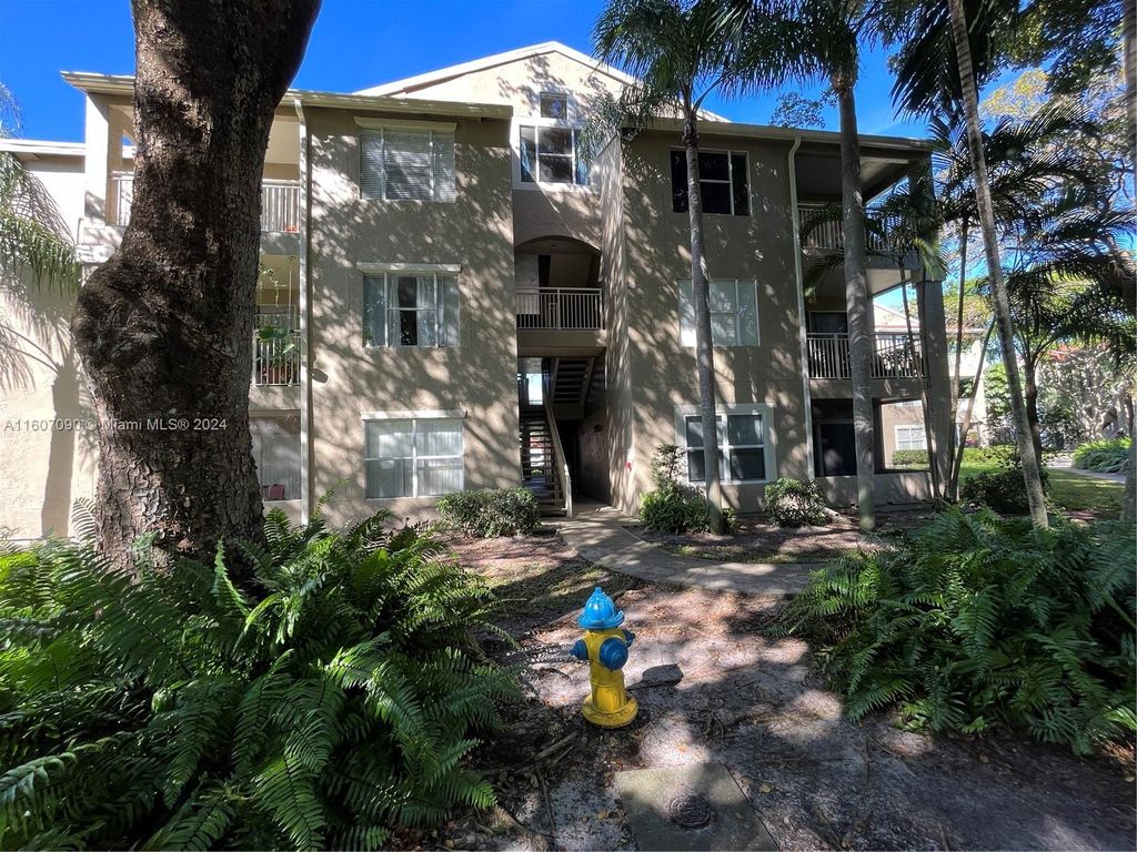 Photo of 1780 Palm Cove Blvd #6-305, Delray Beach, FL 33445 (MLS # A11607090)