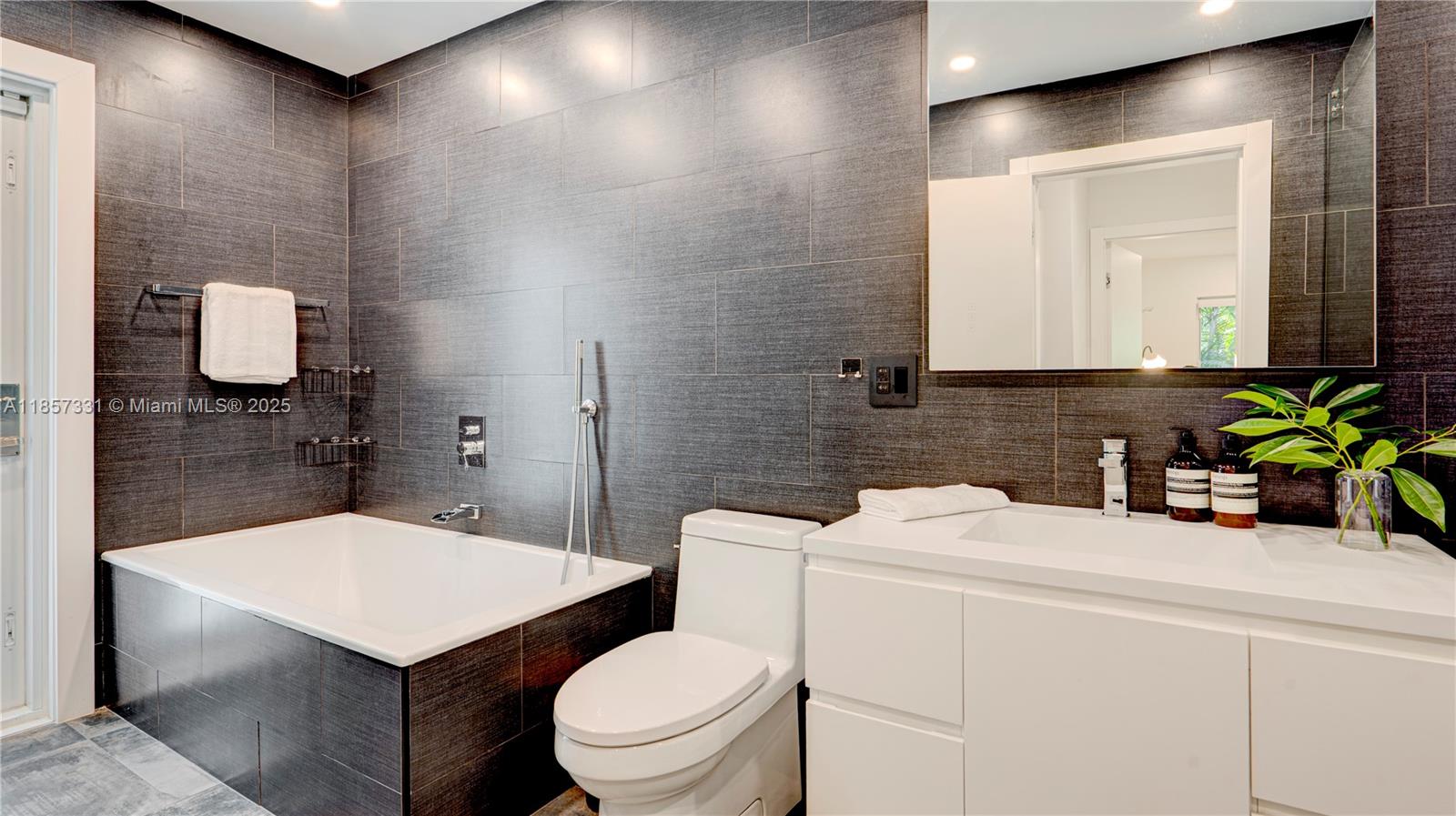 BAY LURE - Residential