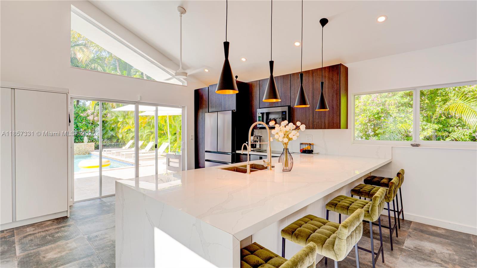 BAY LURE - Residential