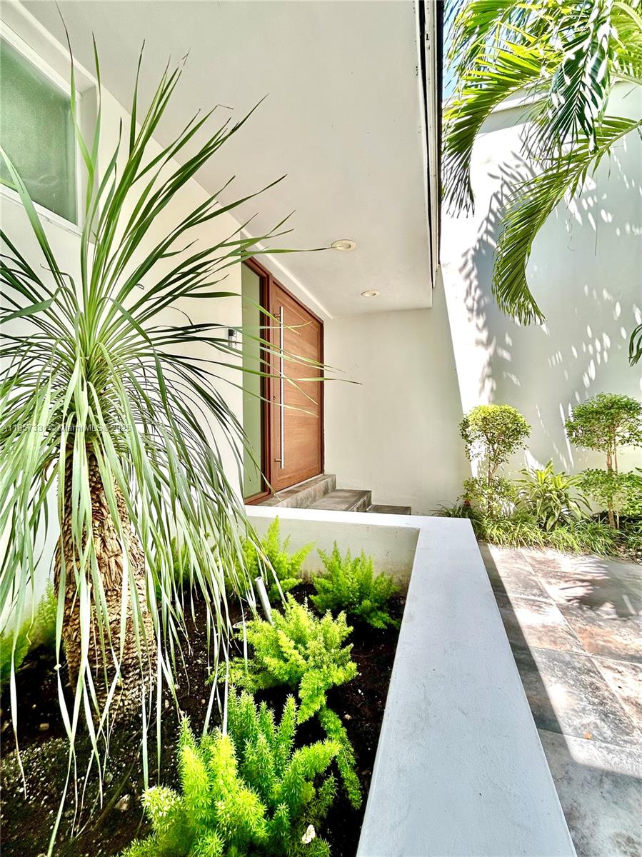 BAY LURE - Residential