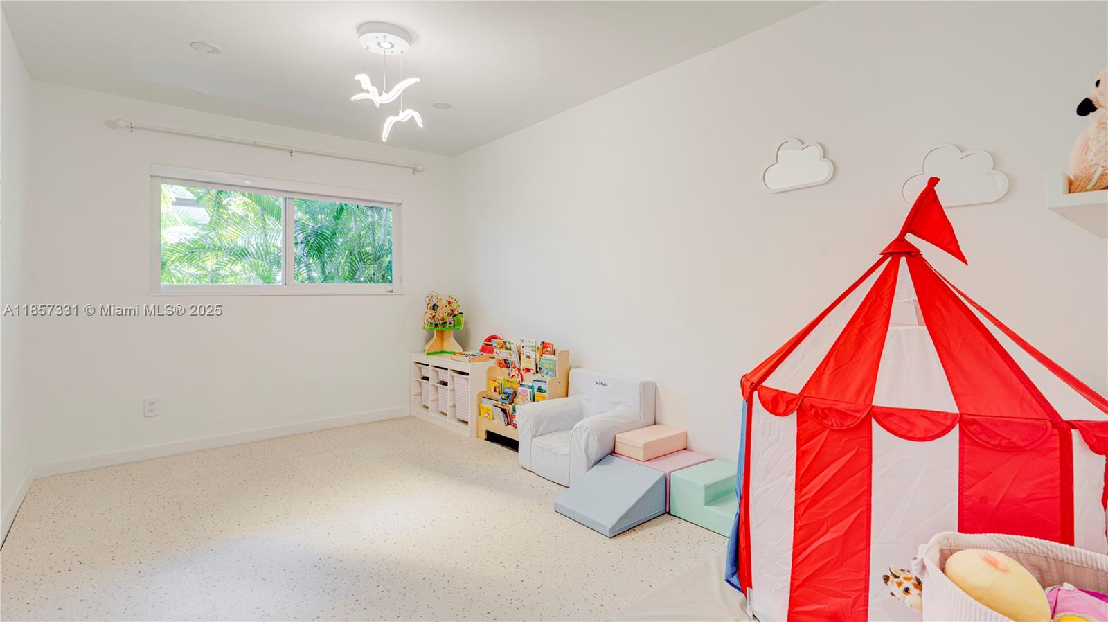 BAY LURE - Residential